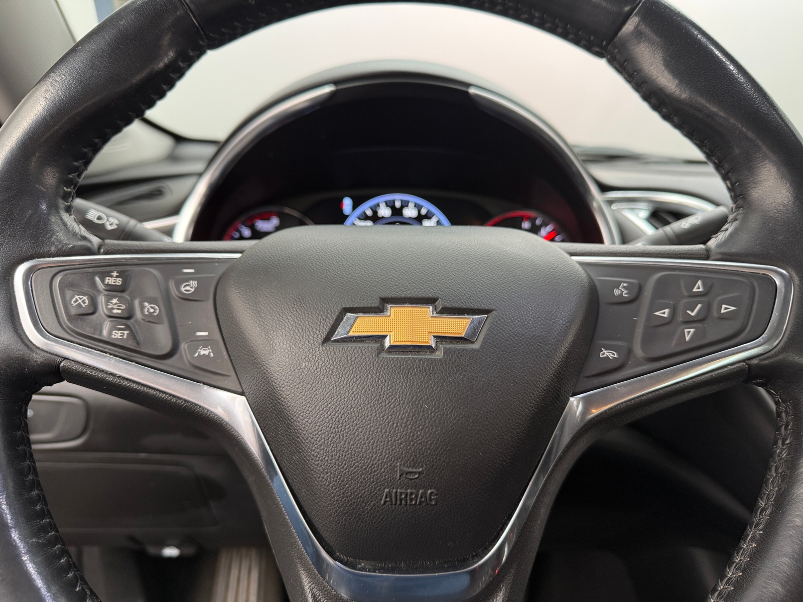 Thumbnail: 2021 Chevrolet Malibu - 4