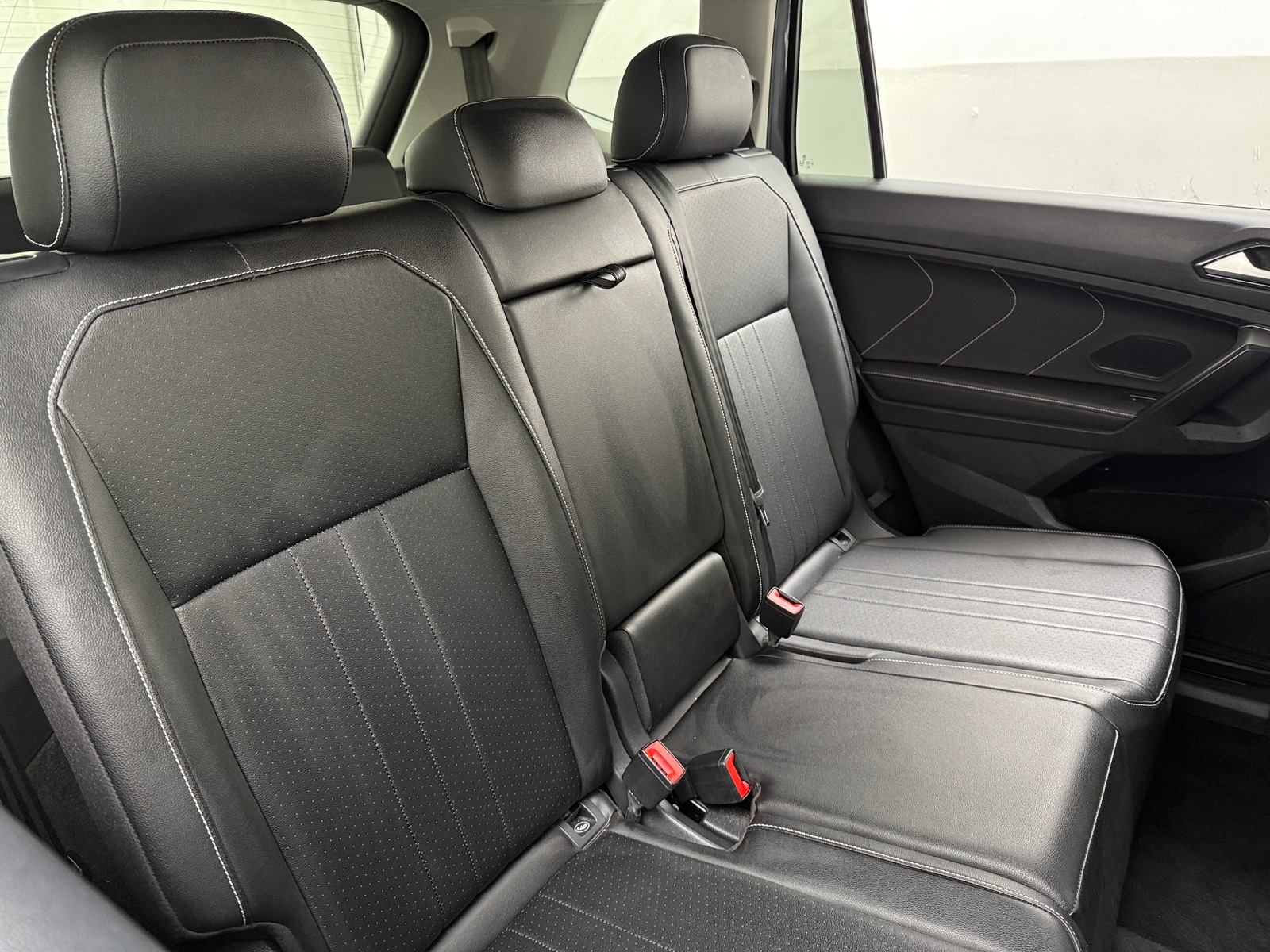 Thumbnail: 2022 Volkswagen Tiguan - 5