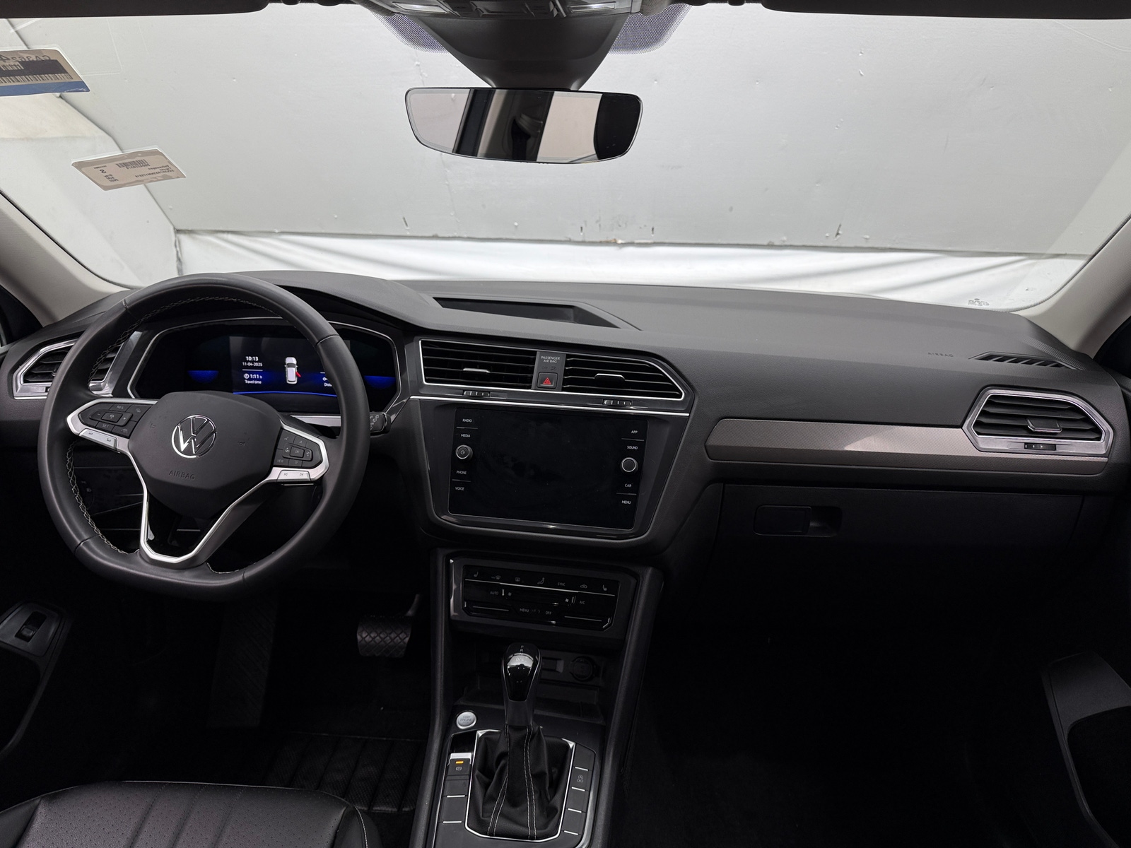 Thumbnail: 2022 Volkswagen Tiguan - 2