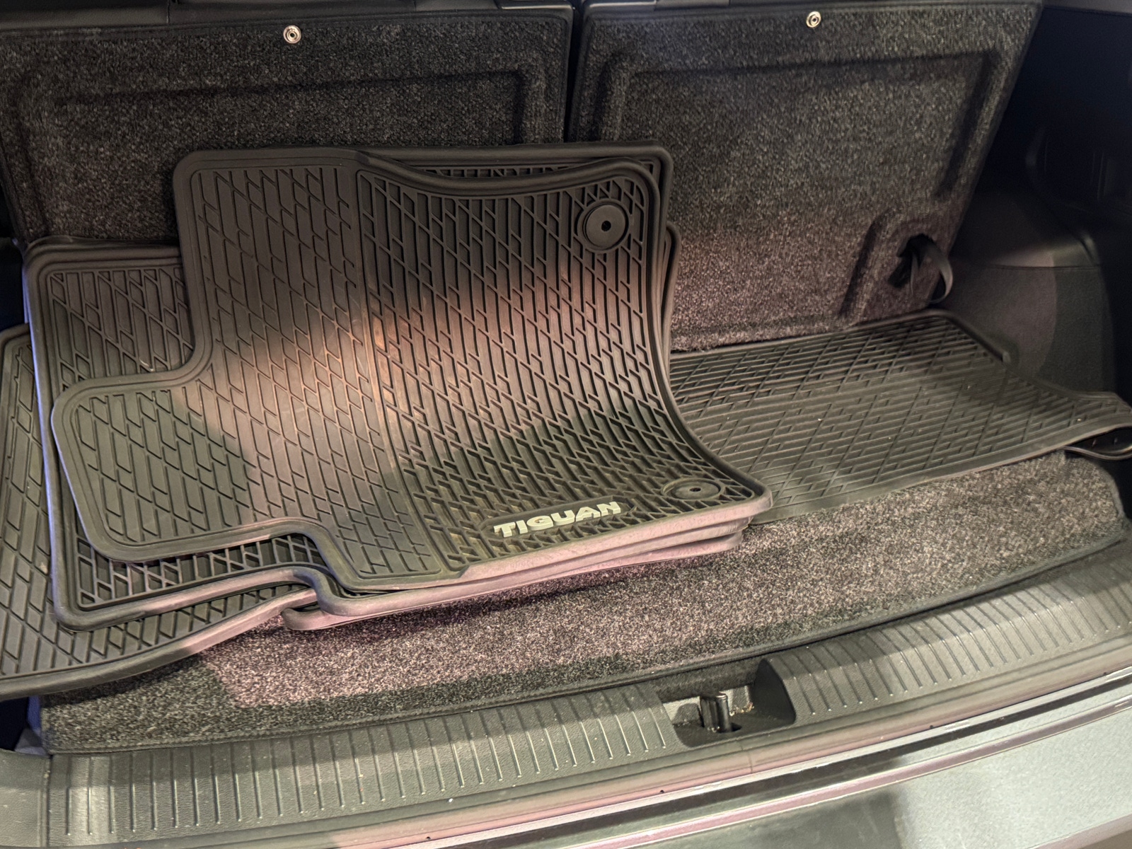 Thumbnail: 2022 Volkswagen Tiguan - 6