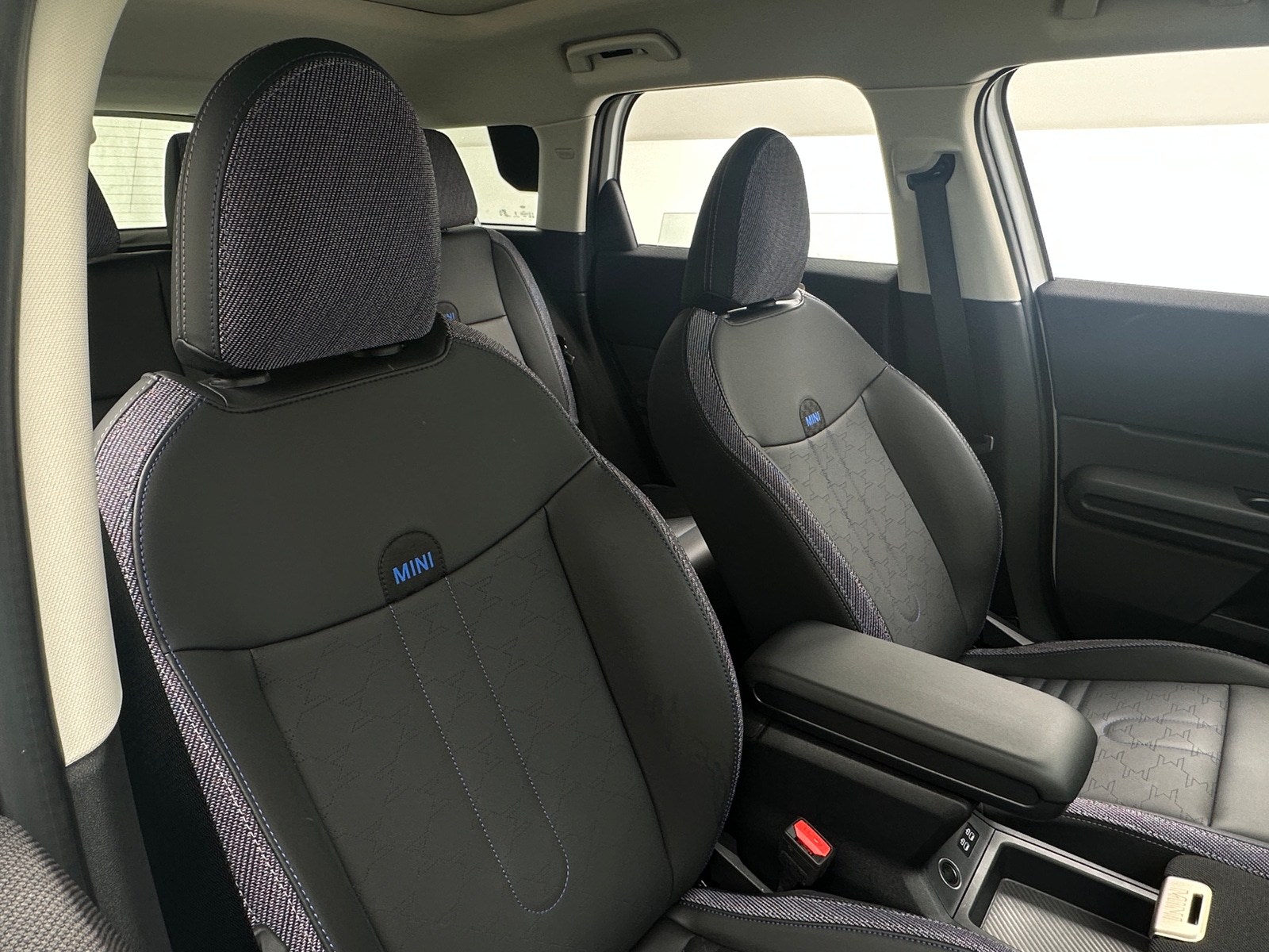 Thumbnail: 2025 MINI Cooper Countryman - 2