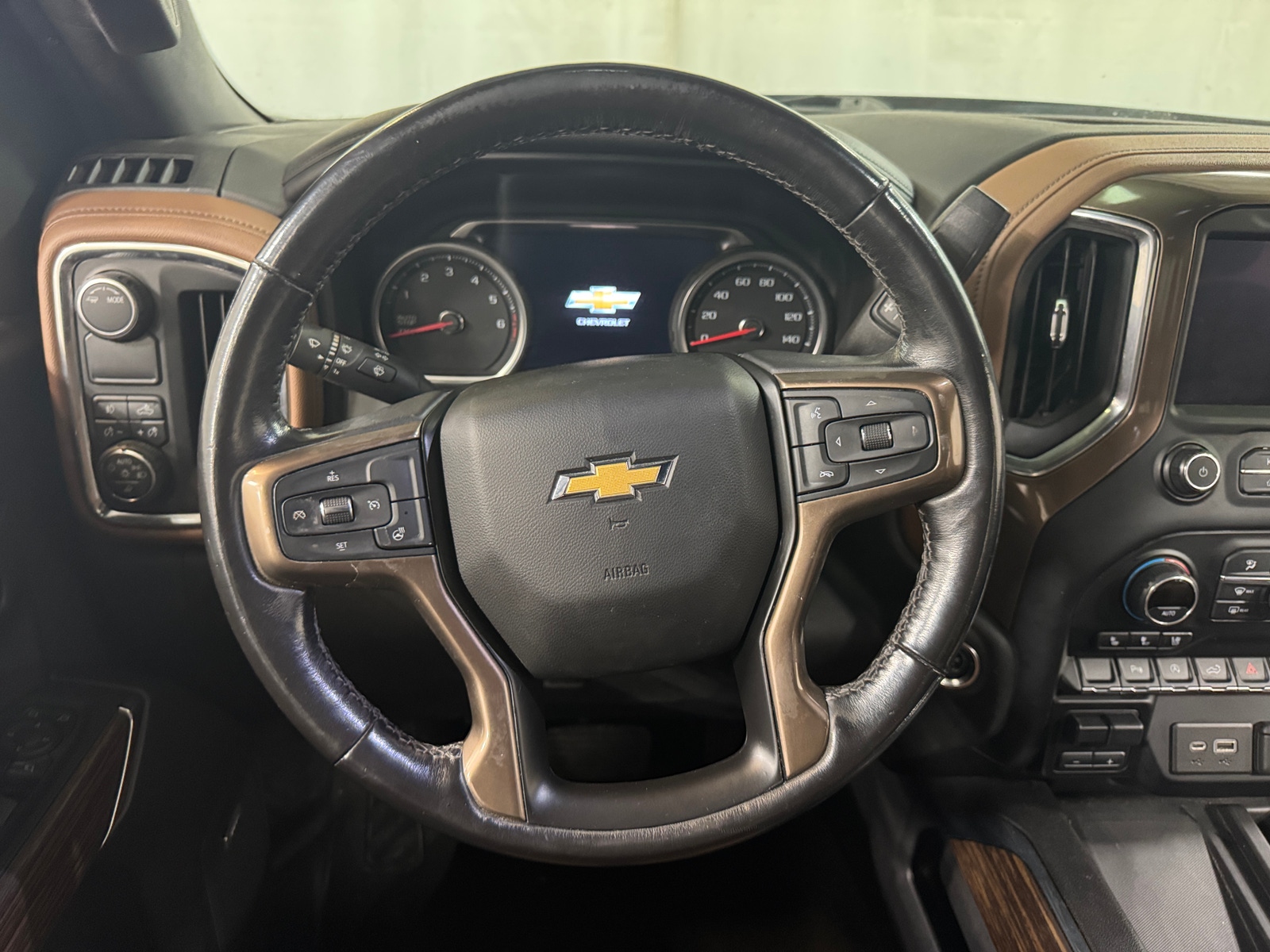 Thumbnail: 2021 Chevrolet Silverado 1500 - 4