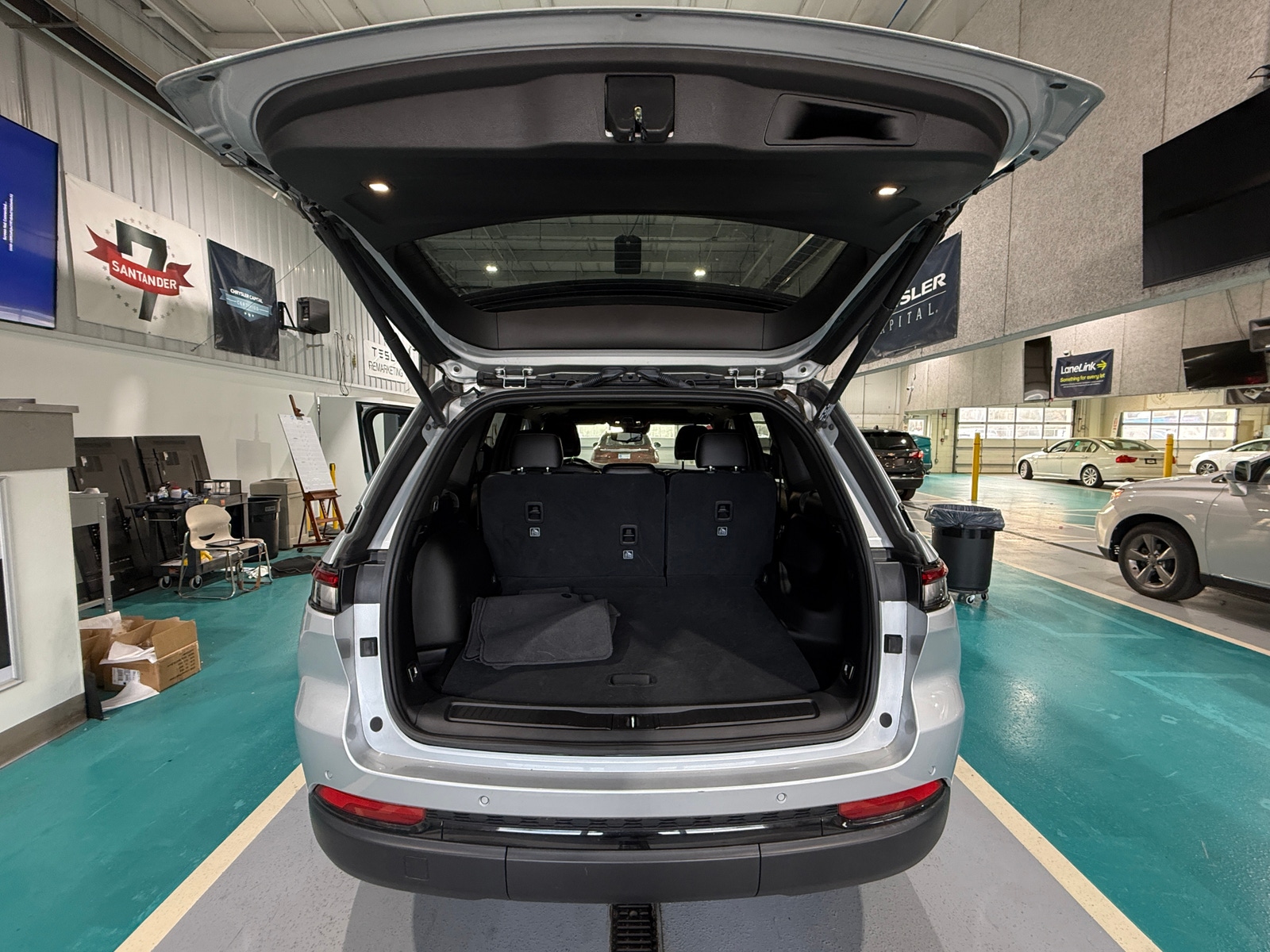 Thumbnail: 2023 Jeep Grand Cherokee - 6