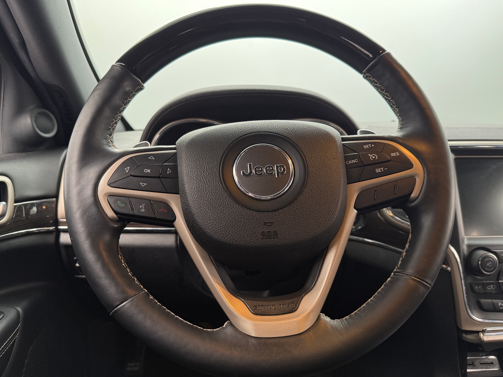 Thumbnail: 2017 Jeep Grand Cherokee - 4