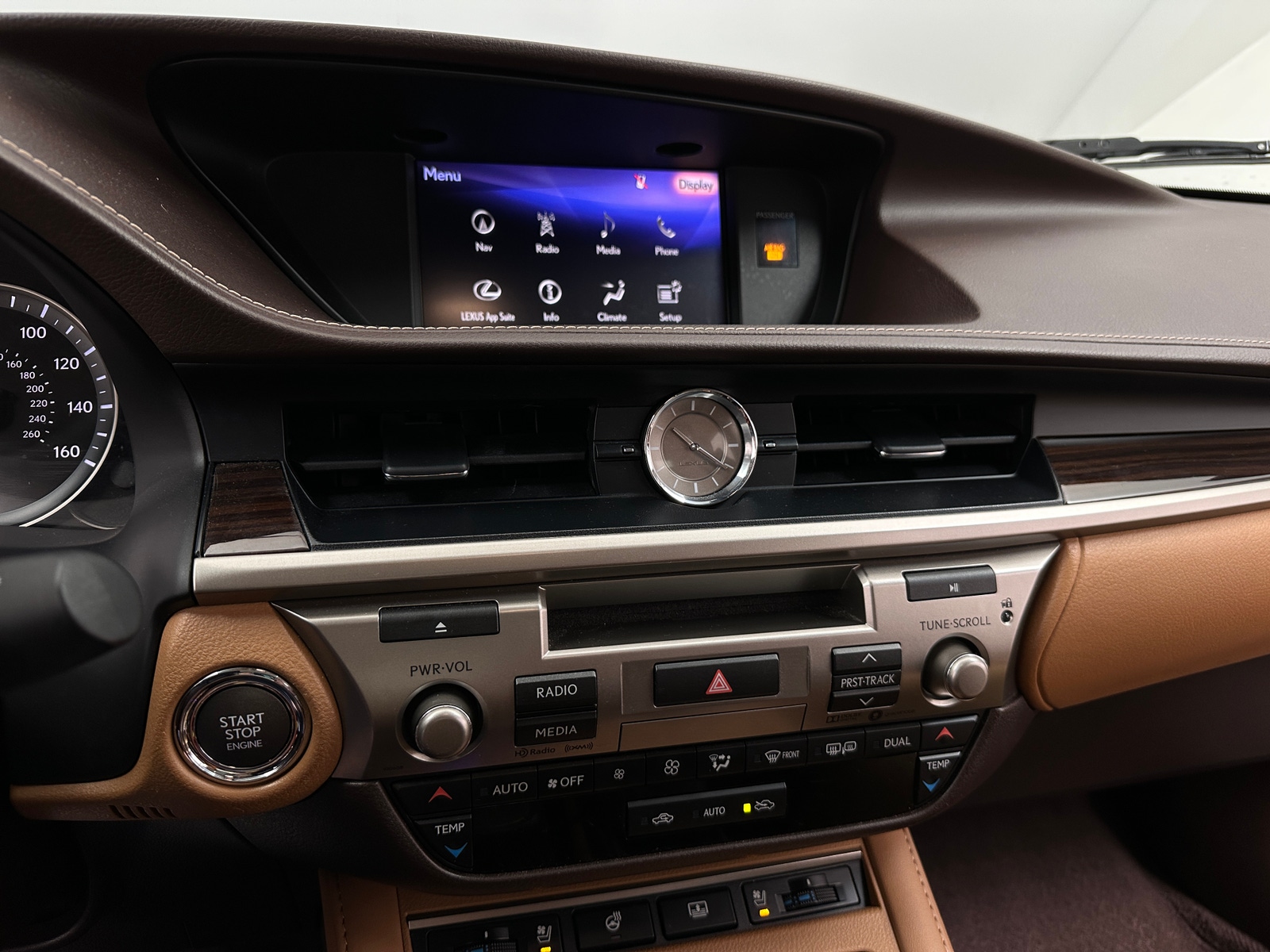 Thumbnail: 2017 Lexus ES - 3