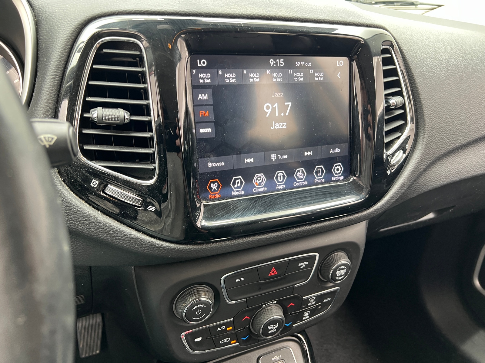 Thumbnail: 2019 Jeep Compass - 3