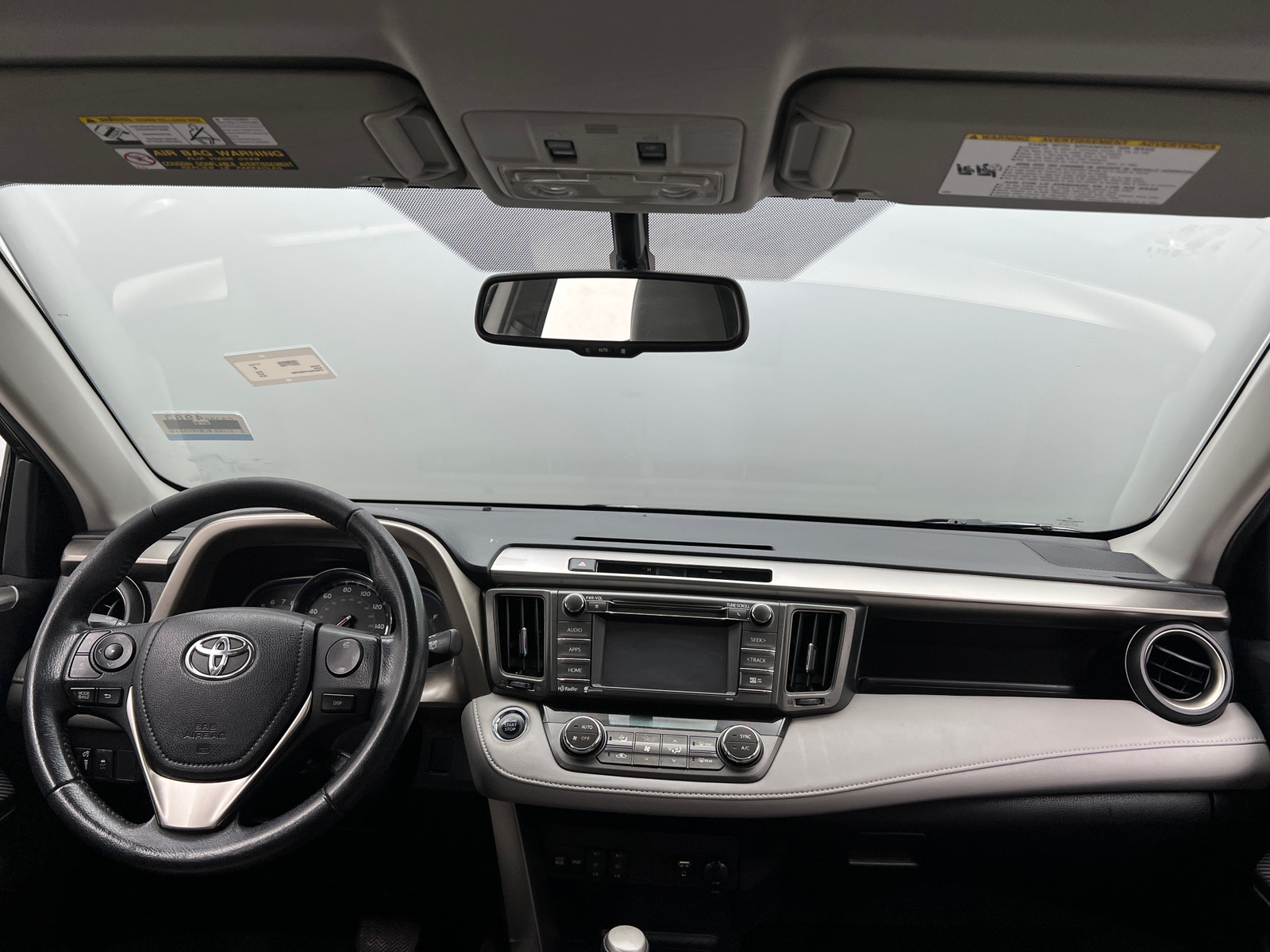 Thumbnail: 2015 Toyota RAV4 - 2