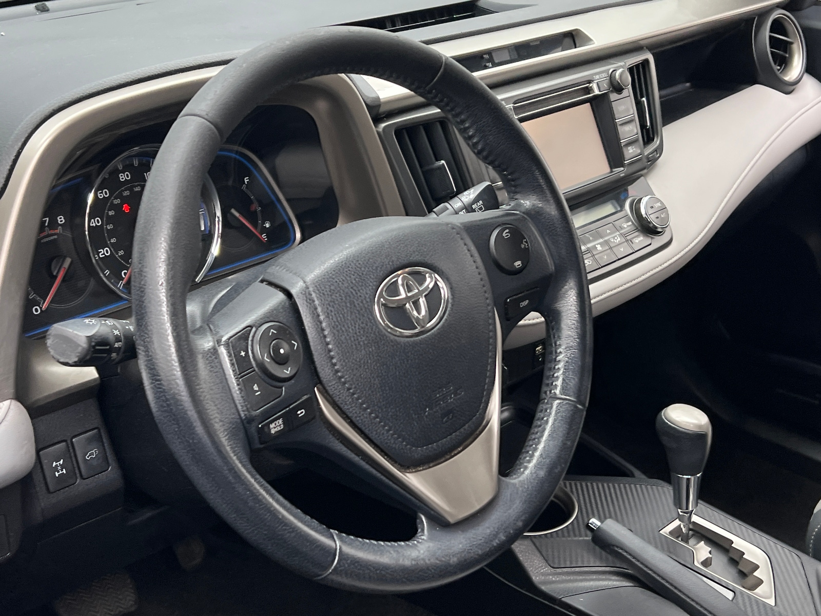 Thumbnail: 2015 Toyota RAV4 - 4