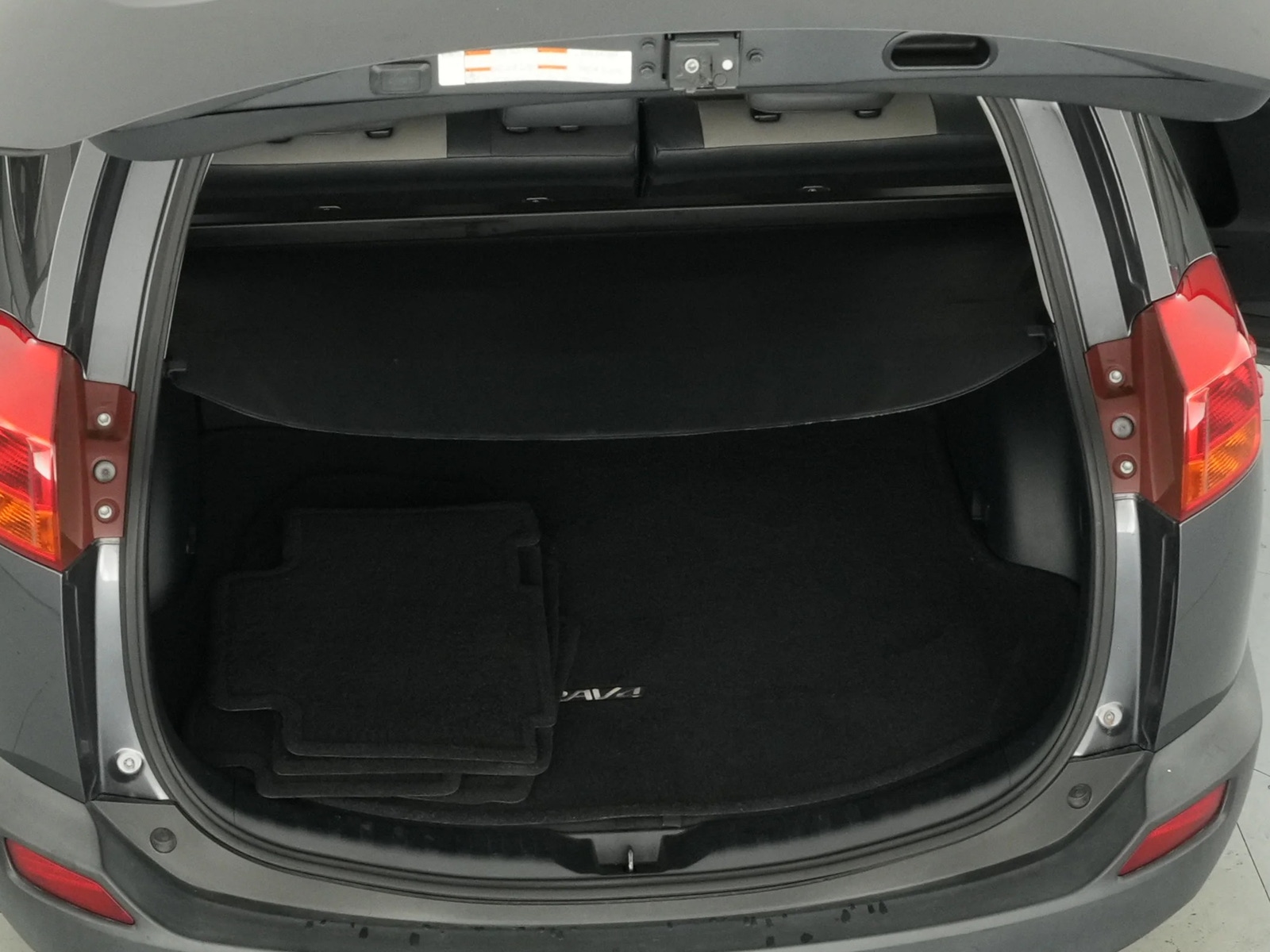 Thumbnail: 2015 Toyota RAV4 - 6