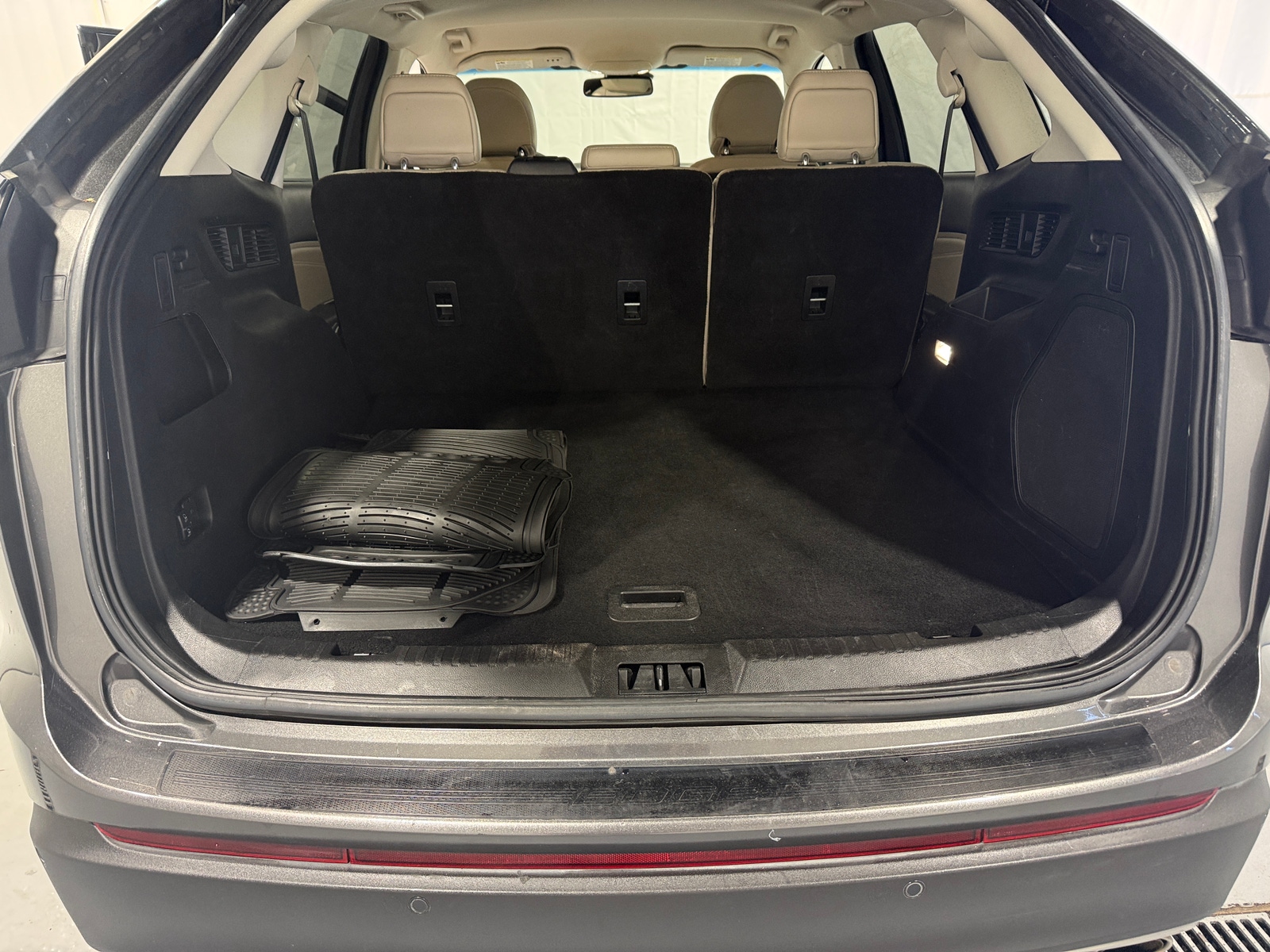 Thumbnail: 2018 Ford Edge - 6