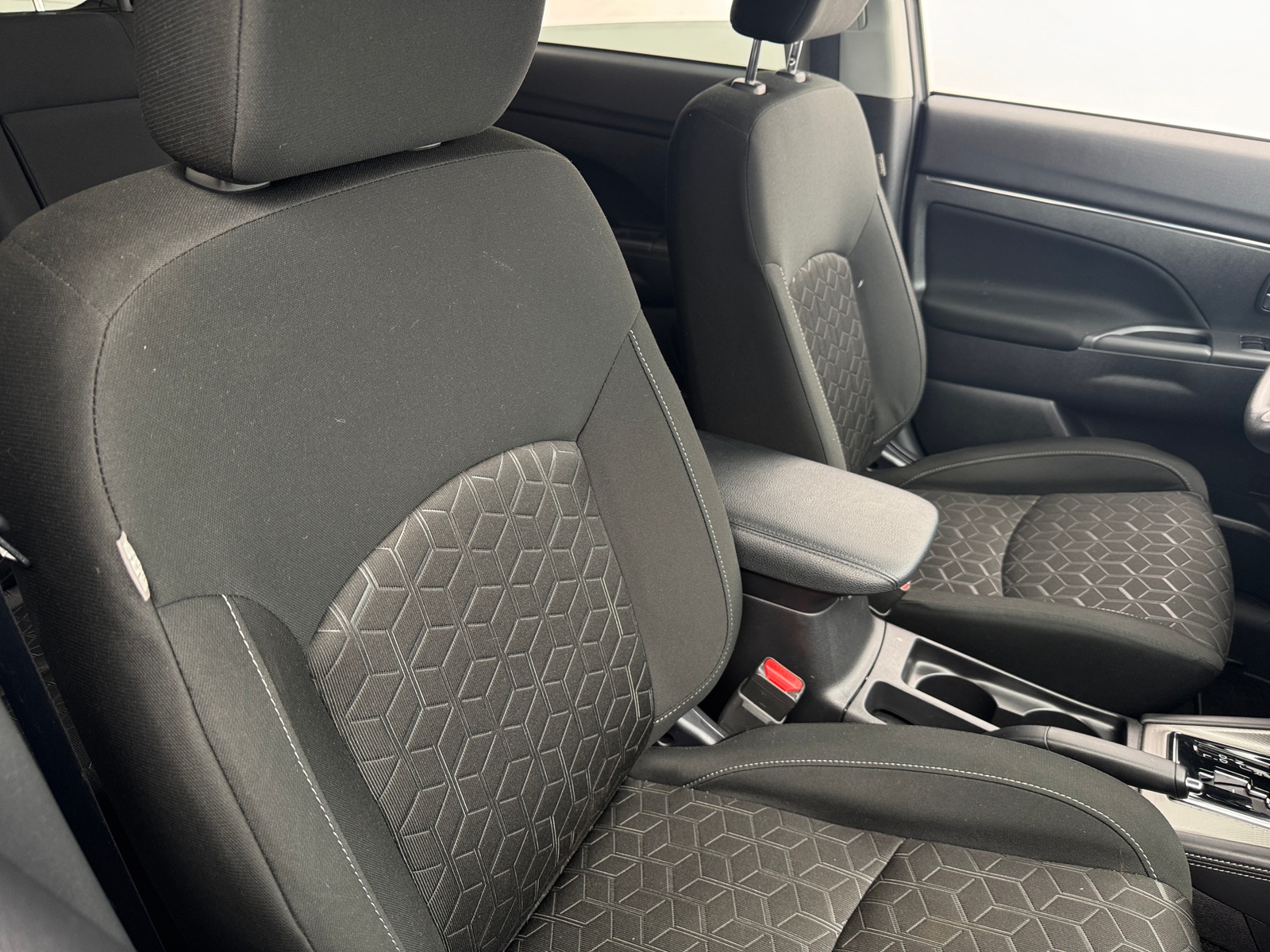 Thumbnail: 2024 Mitsubishi Outlander Sport - 2