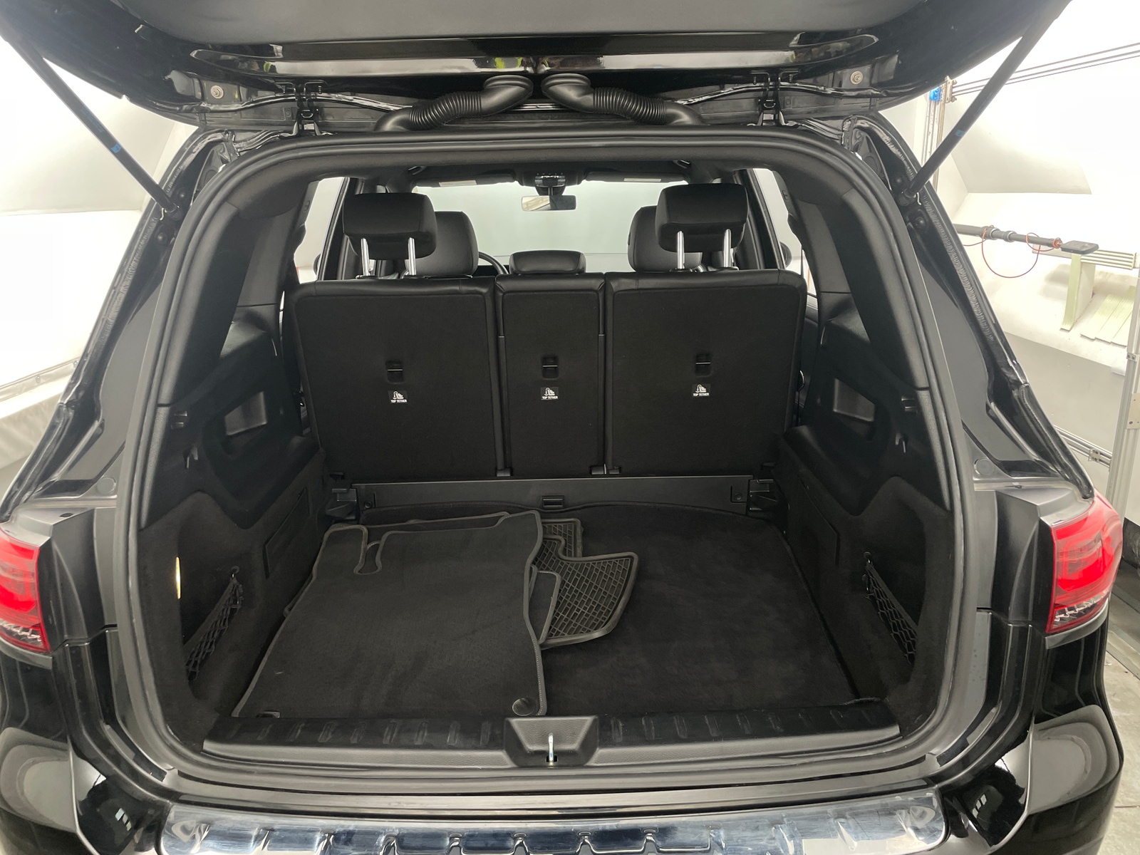 Thumbnail: 2022 Mercedes-Benz GLB - 6