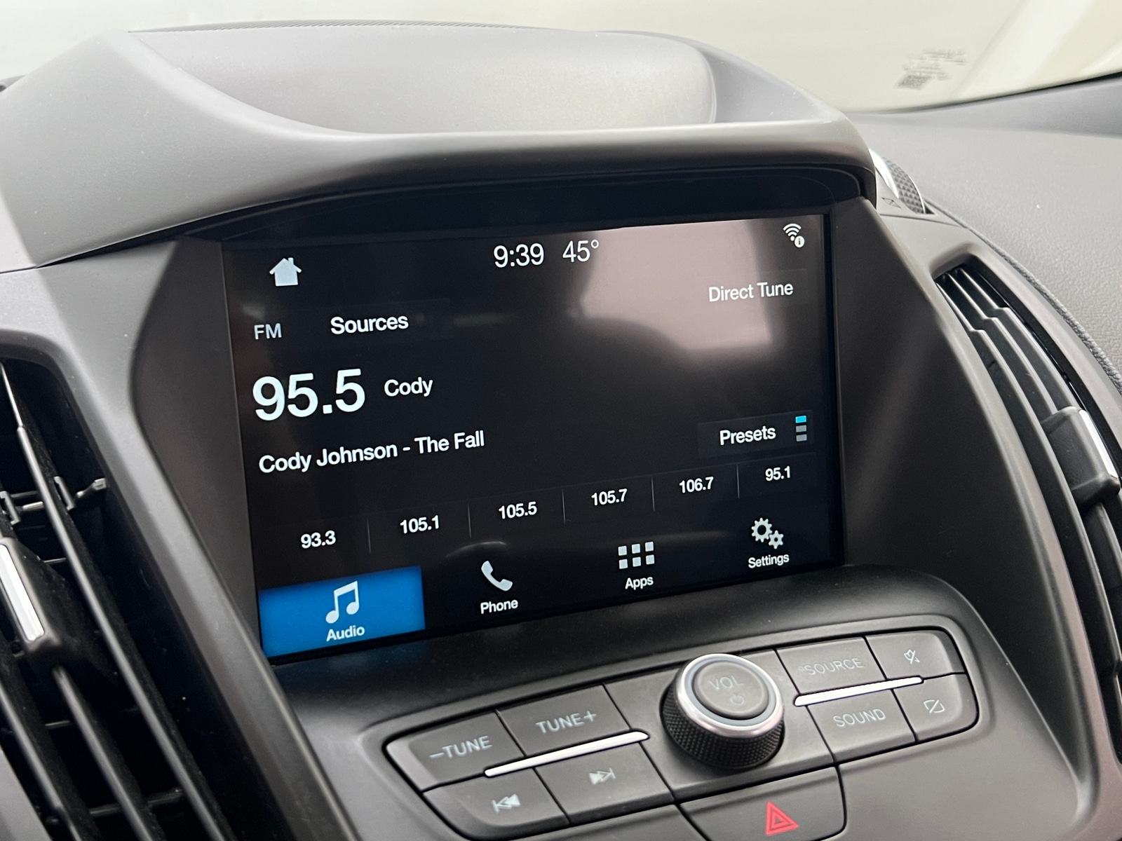 Thumbnail: 2019 Ford Escape - 3