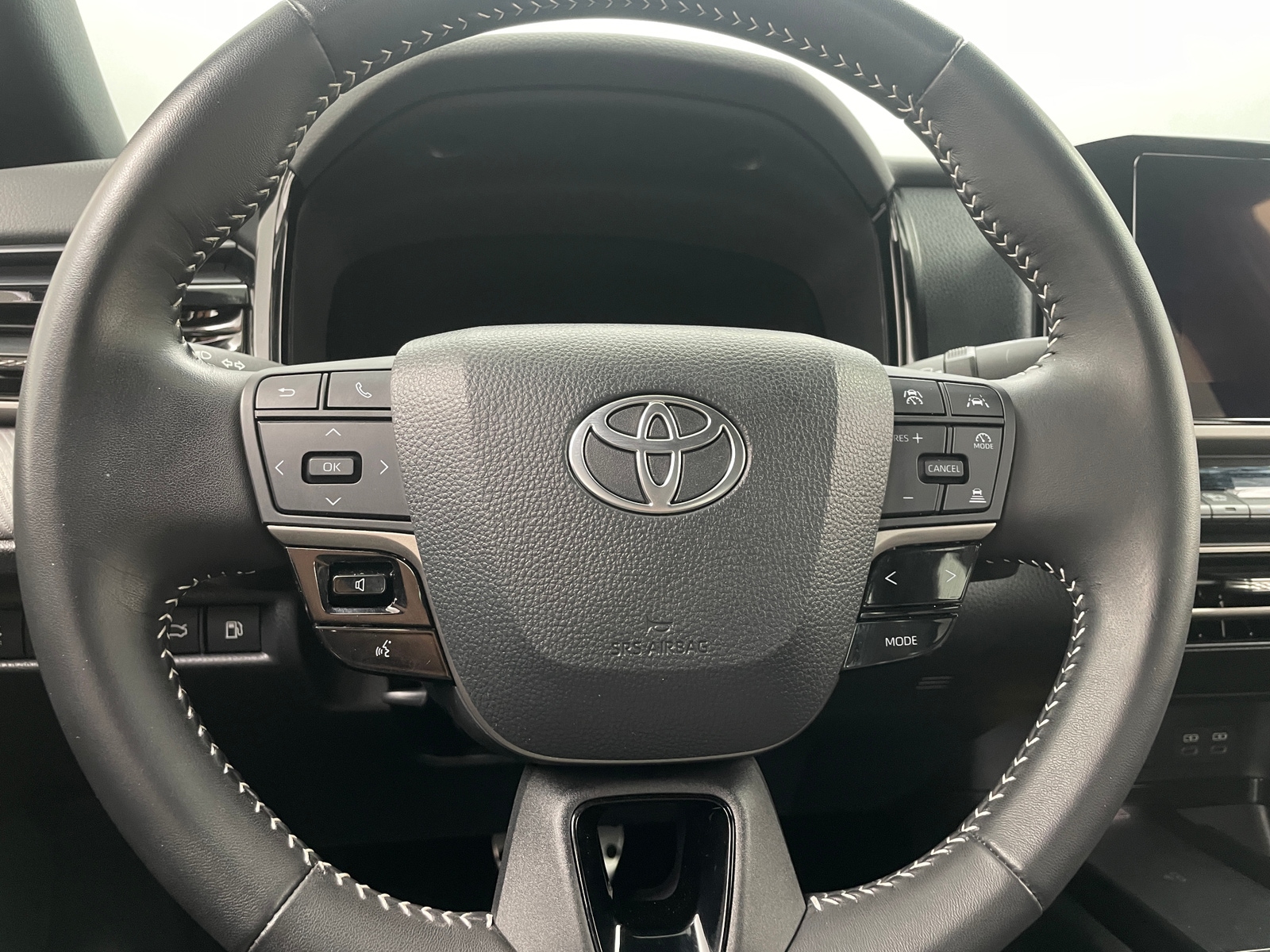 Thumbnail: 2025 Toyota Camry - 4