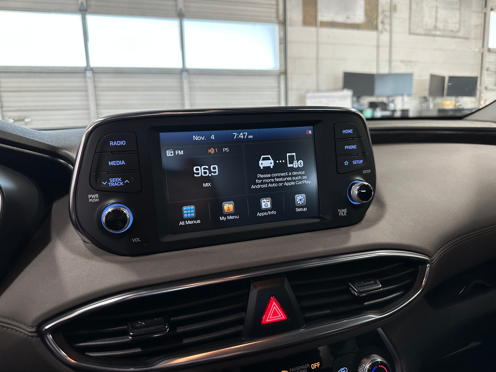 Thumbnail: 2020 Hyundai Santa Fe - 4