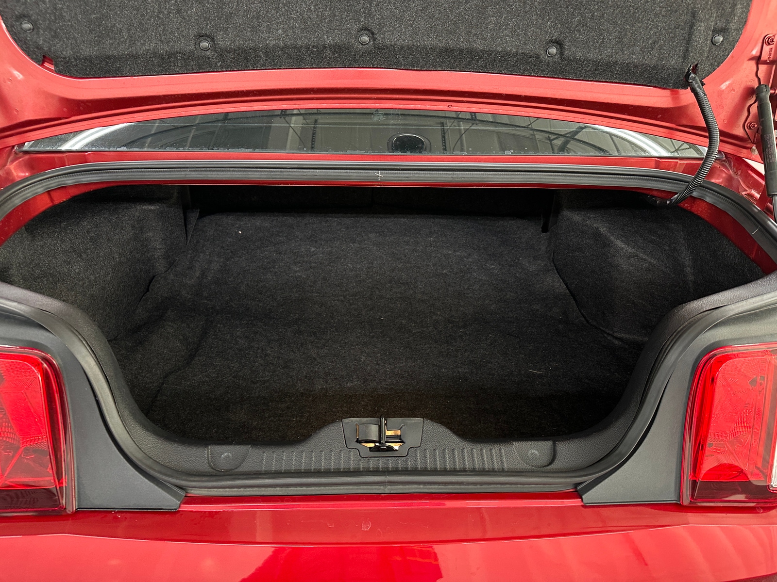 Thumbnail: 2010 Ford Mustang - 6