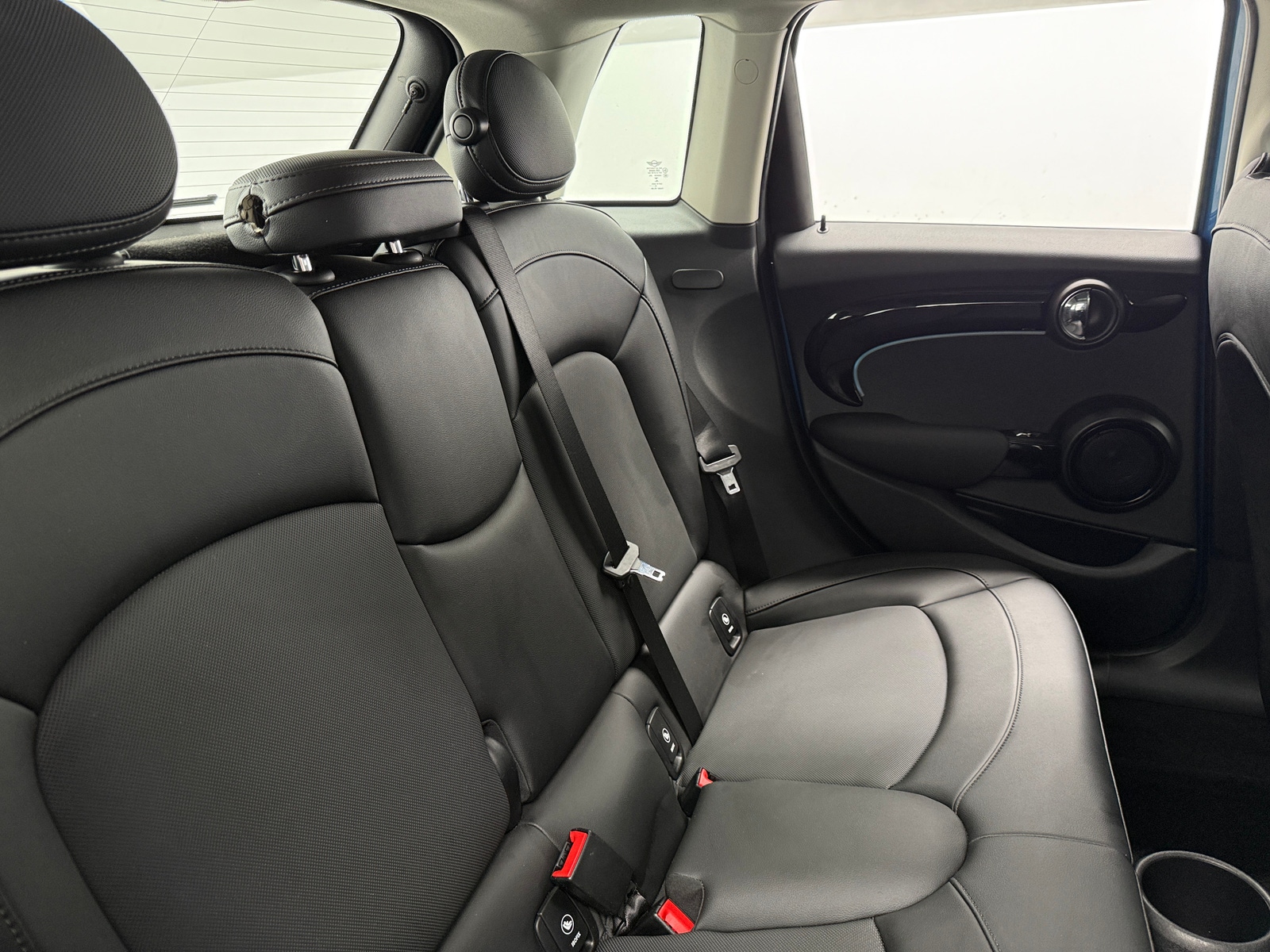 Thumbnail: 2022 MINI Cooper Hardtop - 5