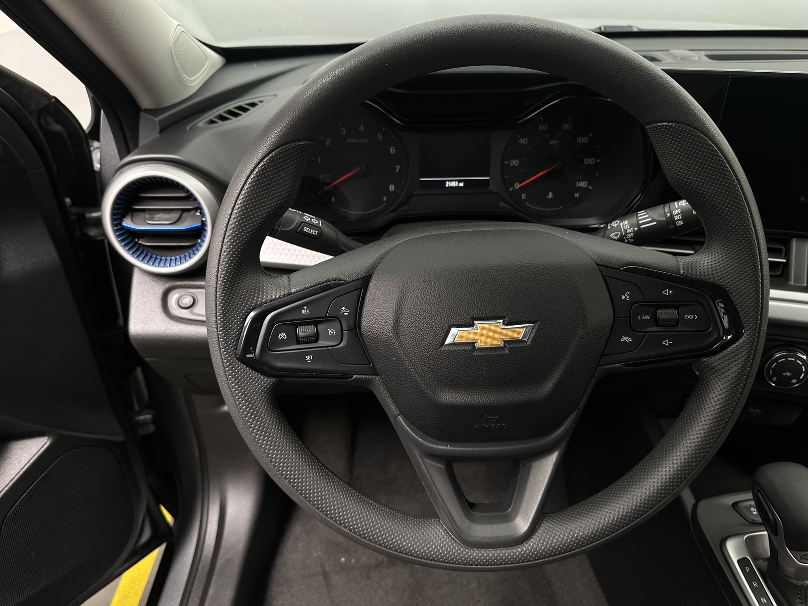 Thumbnail: 2025 Chevrolet Trax - 5