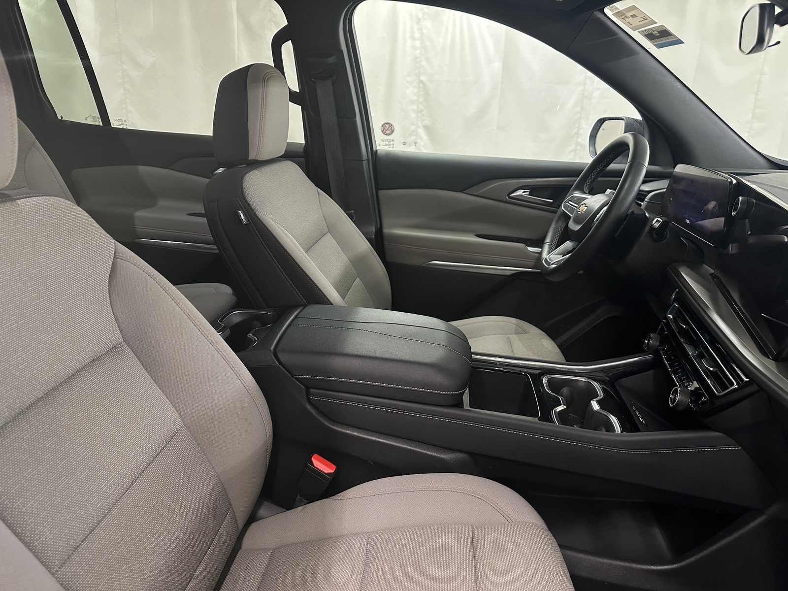 Thumbnail: 2025 Chevrolet Traverse - 2