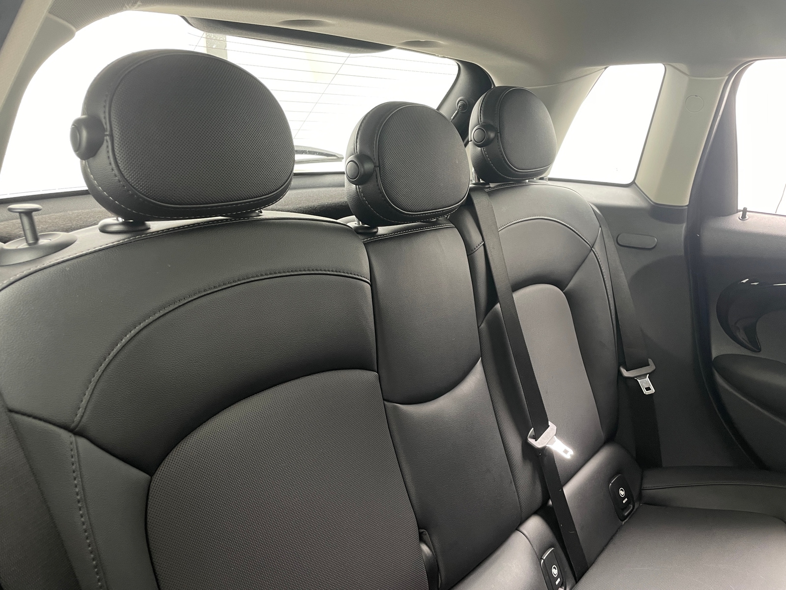 Thumbnail: 2017 MINI Cooper Hardtop - 5