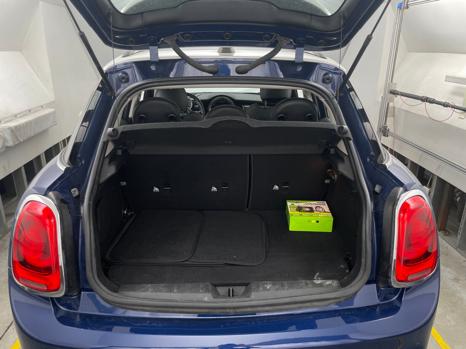 Thumbnail: 2017 MINI Cooper Hardtop - 6