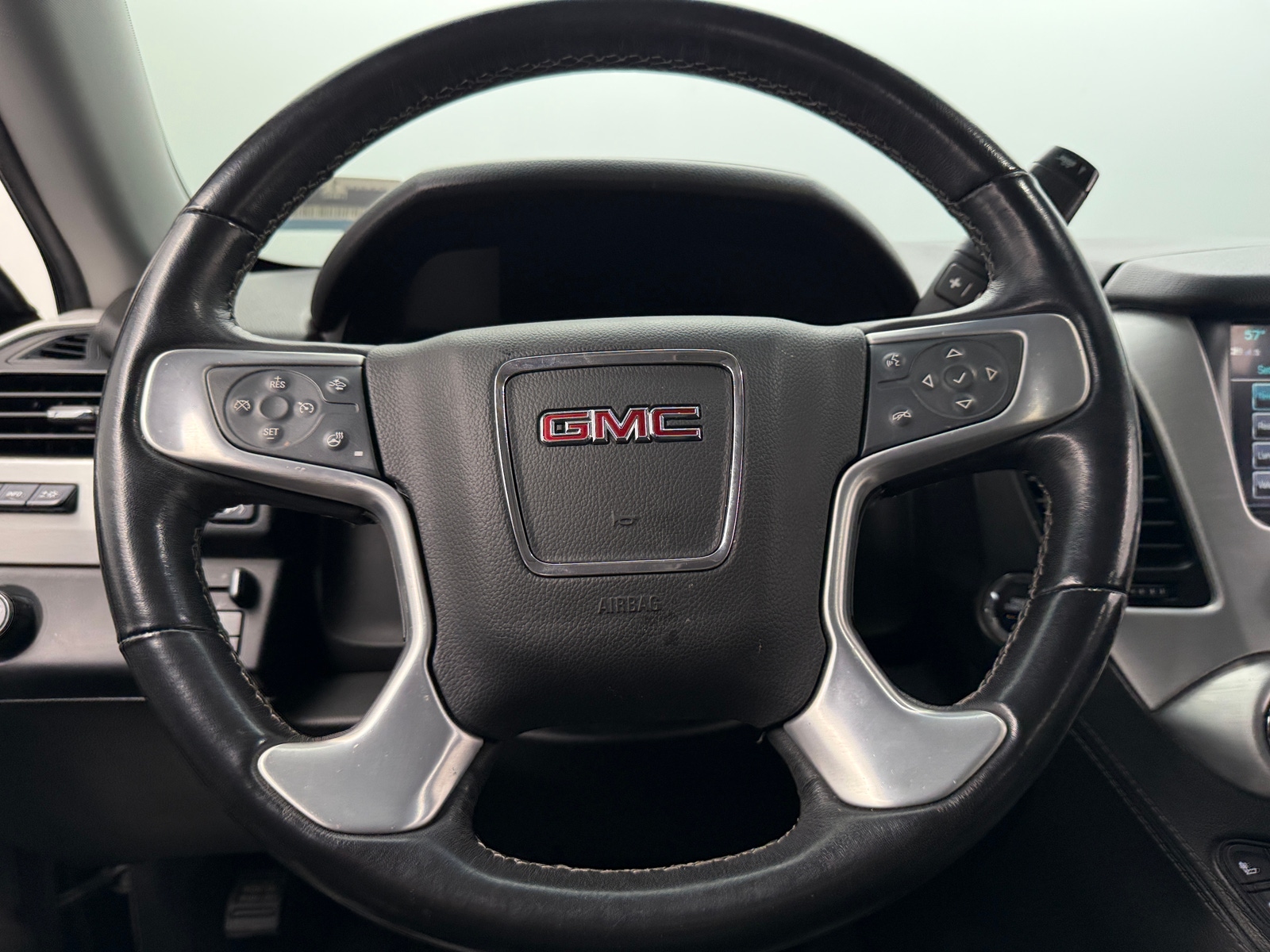 Thumbnail: 2019 GMC Yukon XL - 4