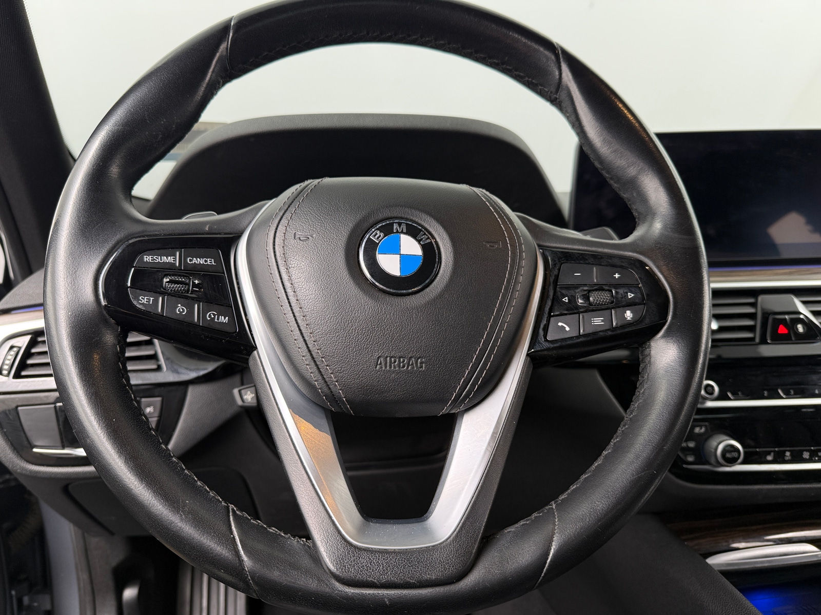 Thumbnail: 2021 BMW 5 Series - 4