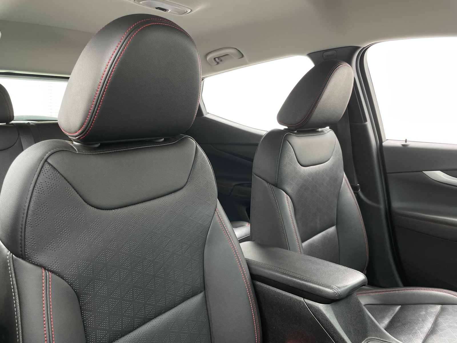 Thumbnail: 2023 Chevrolet Bolt EUV - 2