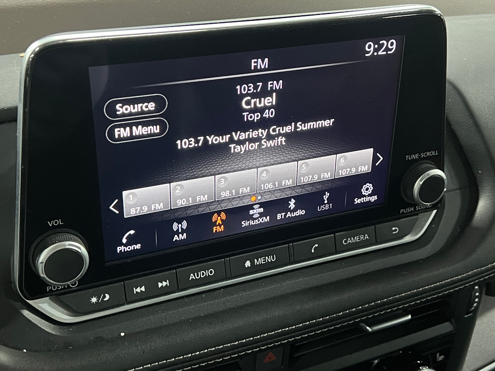 Thumbnail: 2023 Nissan Rogue - 3