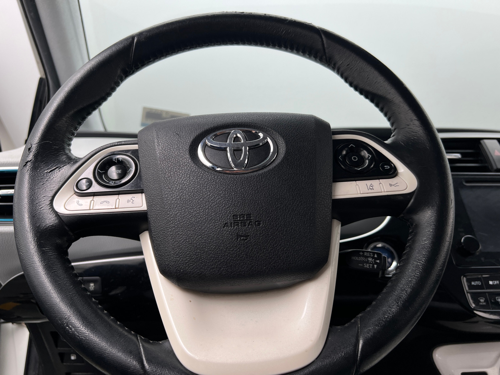 Thumbnail: 2017 Toyota Prius Prime - 5