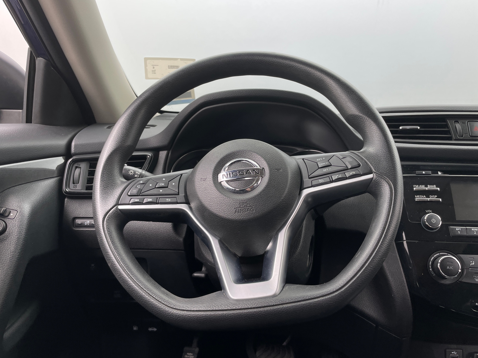 Thumbnail: 2017 Nissan Rogue - 5