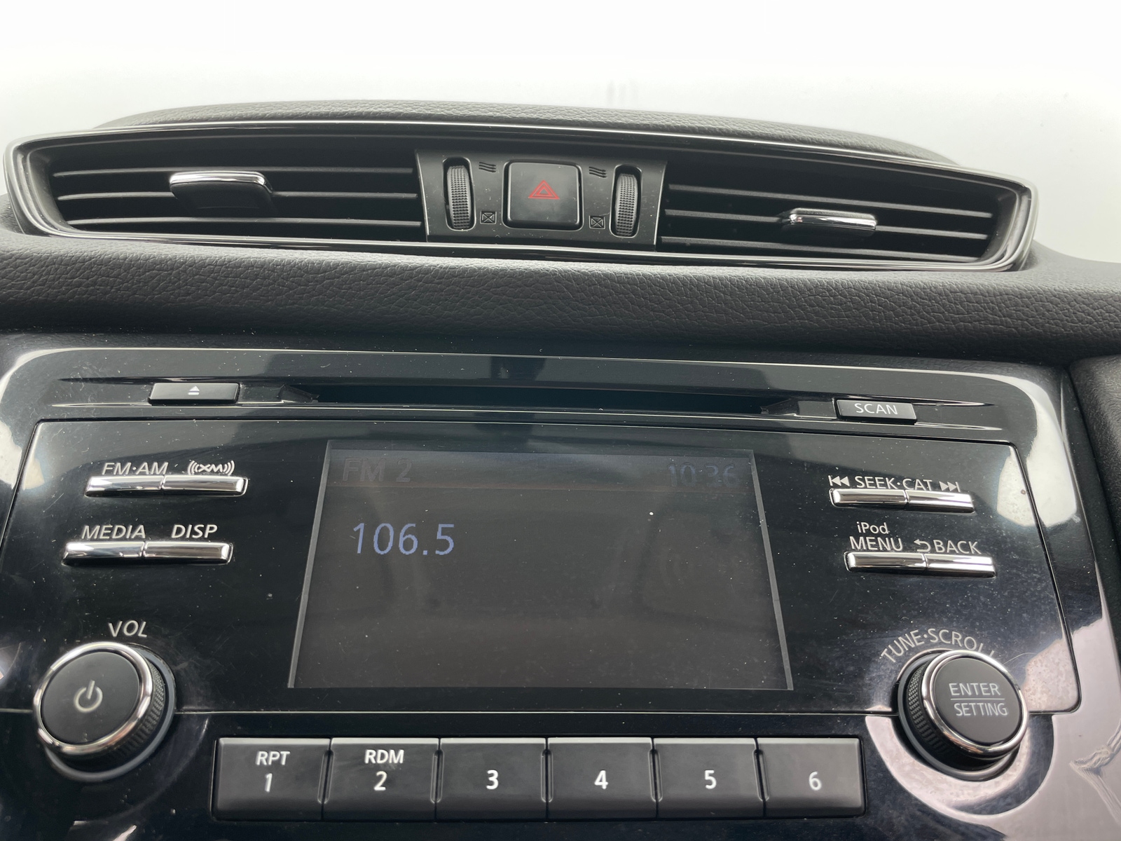 Thumbnail: 2017 Nissan Rogue - 4