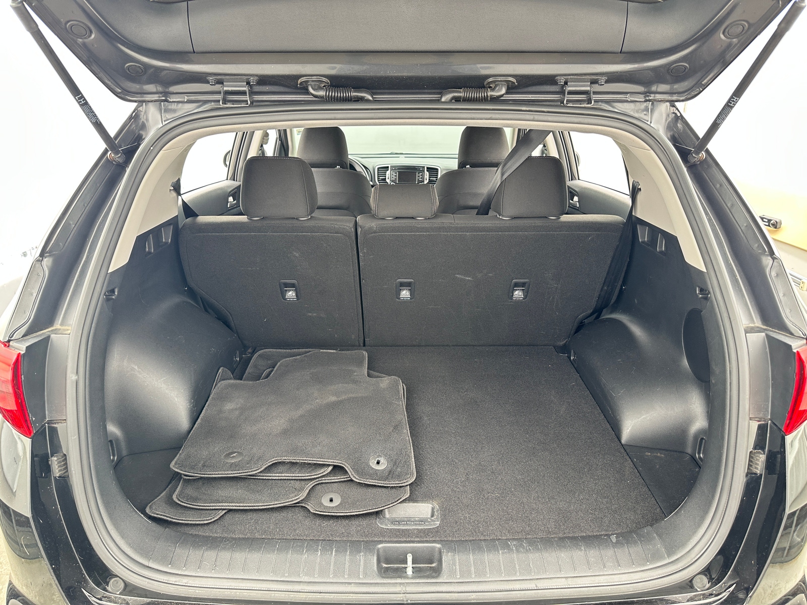 Thumbnail: 2017 Kia Sportage - 7