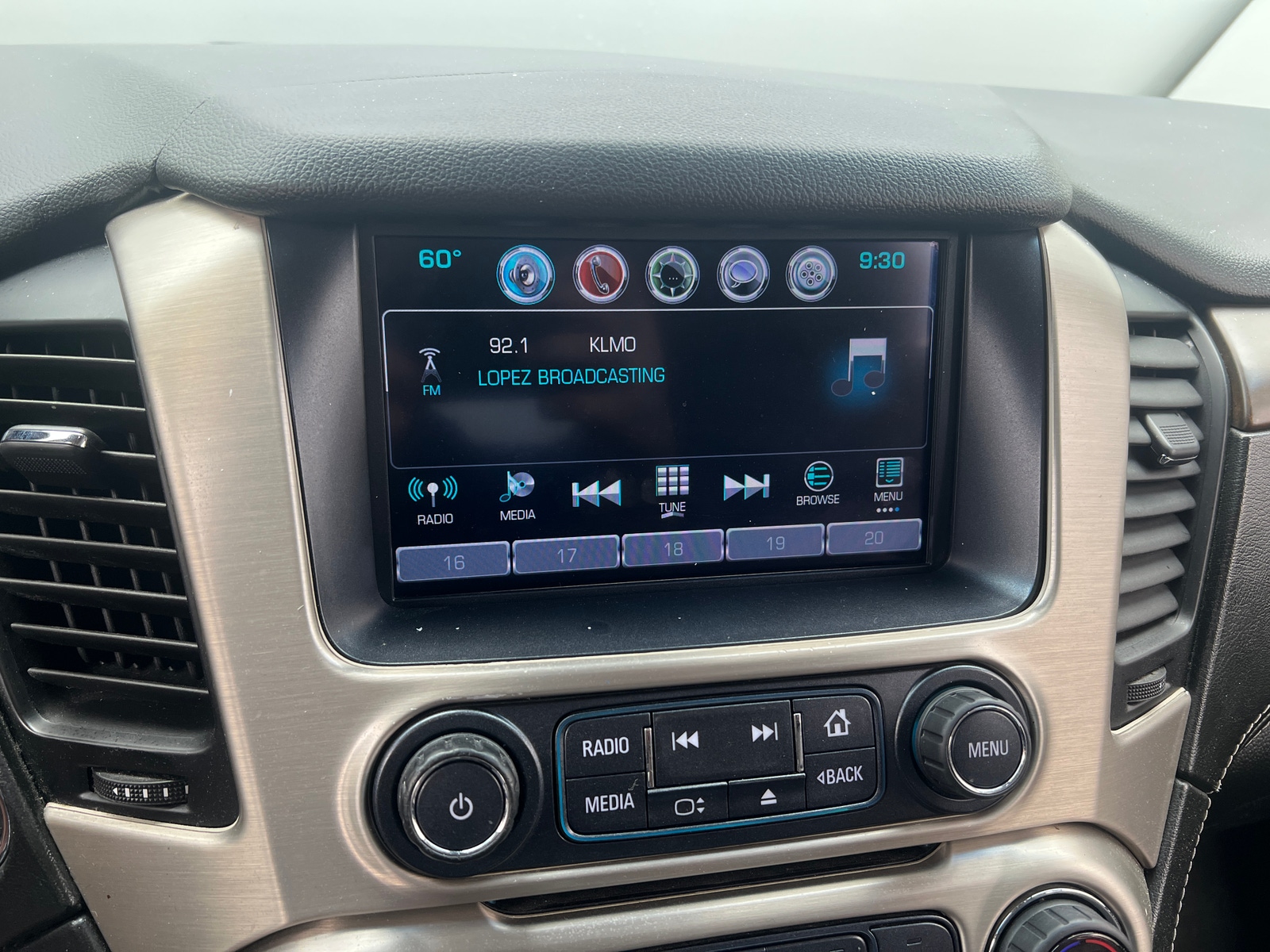 Thumbnail: 2018 GMC Yukon - 3