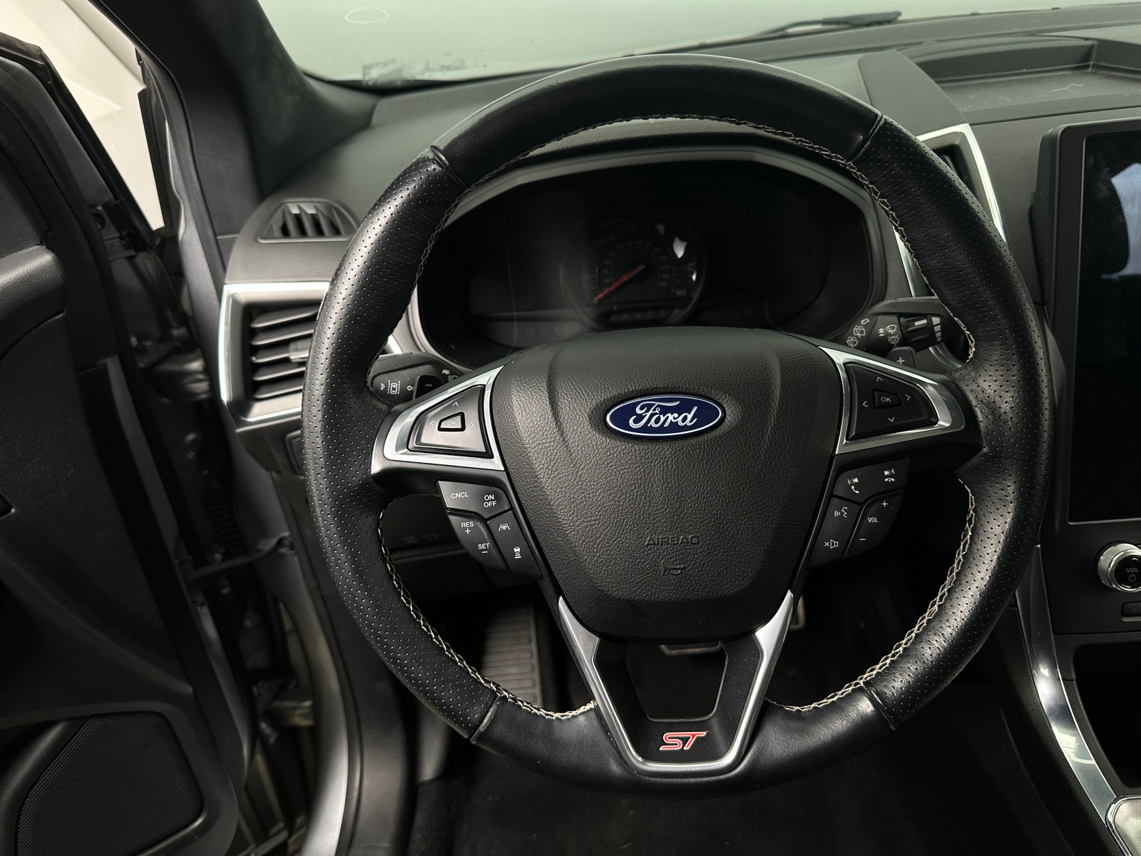 Thumbnail: 2022 Ford Edge - 4