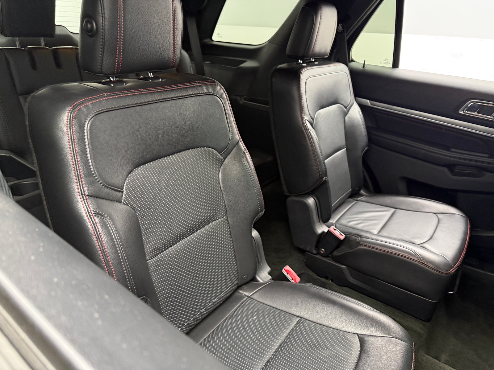 Thumbnail: 2016 Ford Explorer - 5