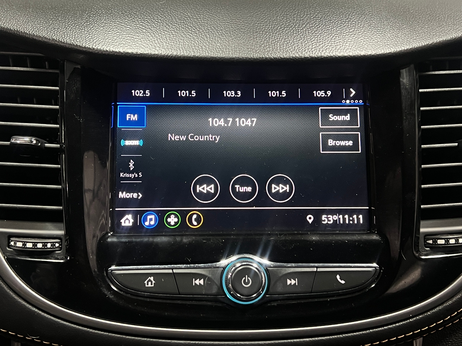 Thumbnail: 2022 Chevrolet Trax - 4