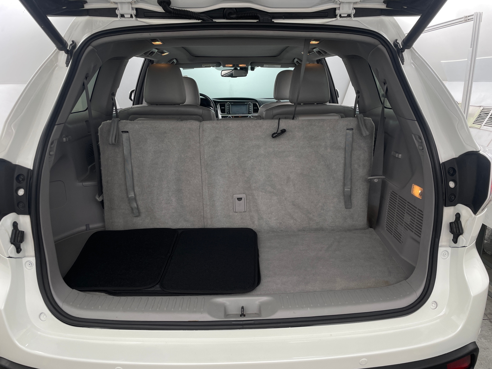 Thumbnail: 2016 Toyota Highlander - 6