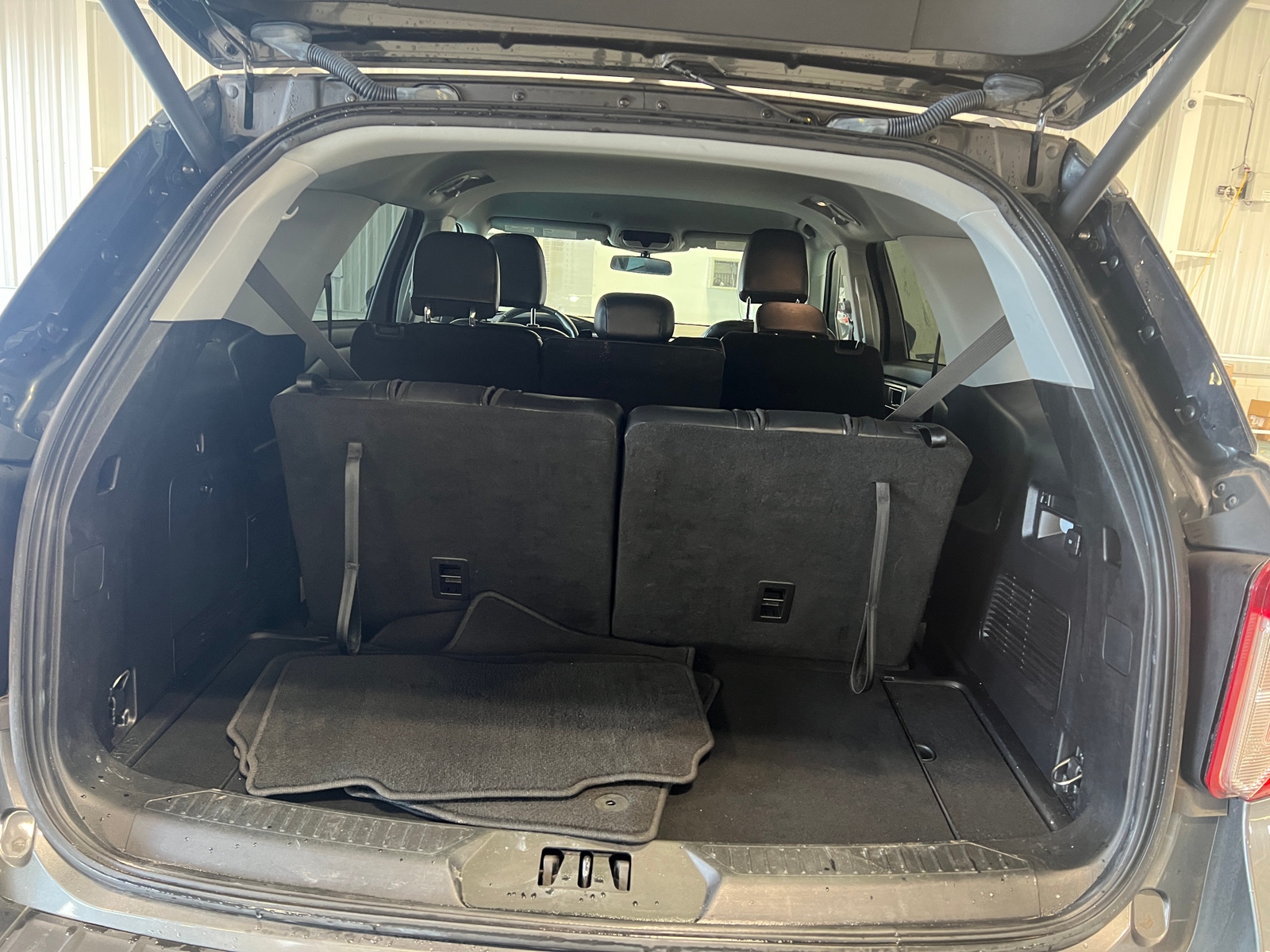 Thumbnail: 2020 Ford Explorer - 6