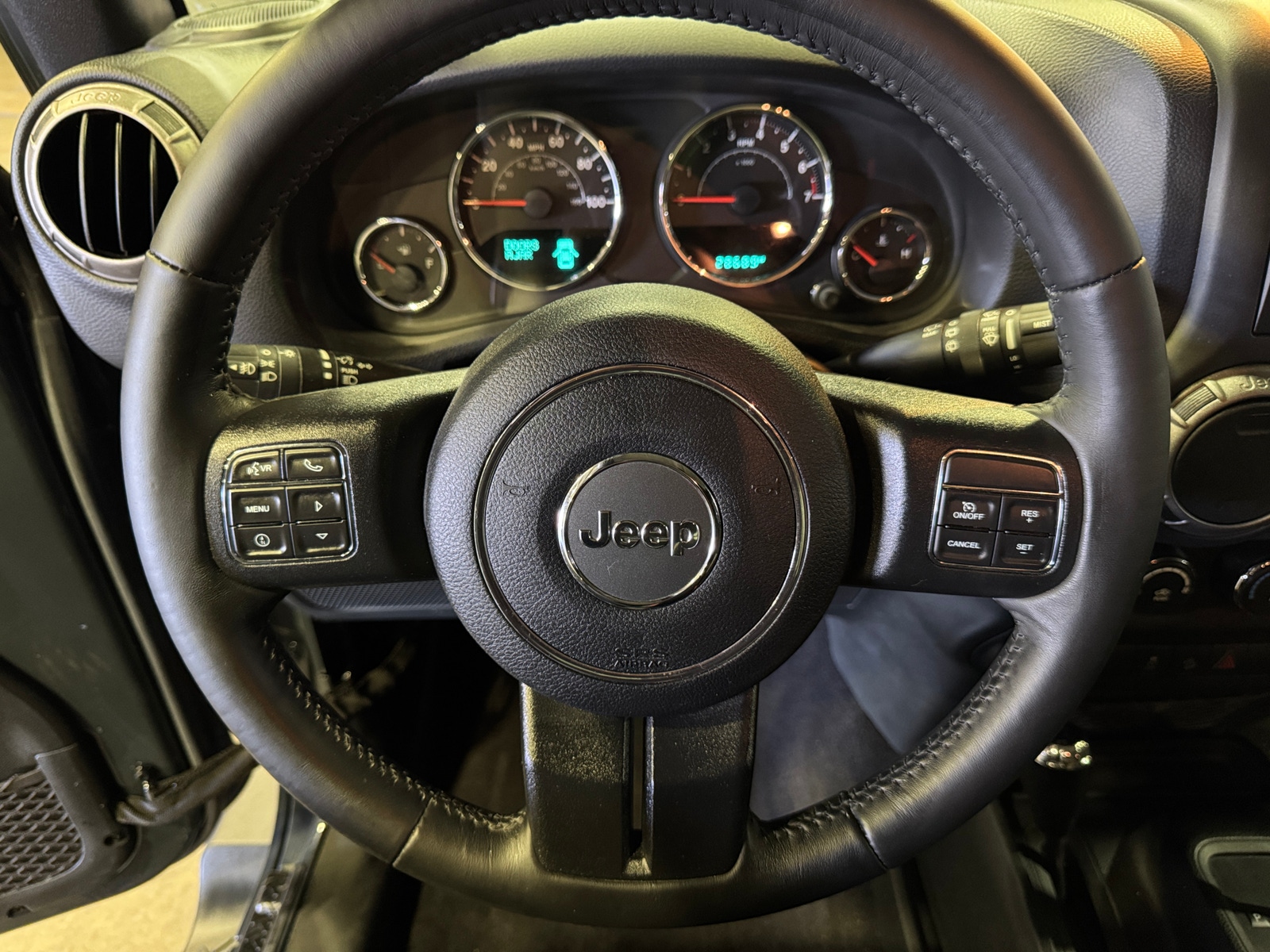 Thumbnail: 2017 Jeep Wrangler - 5