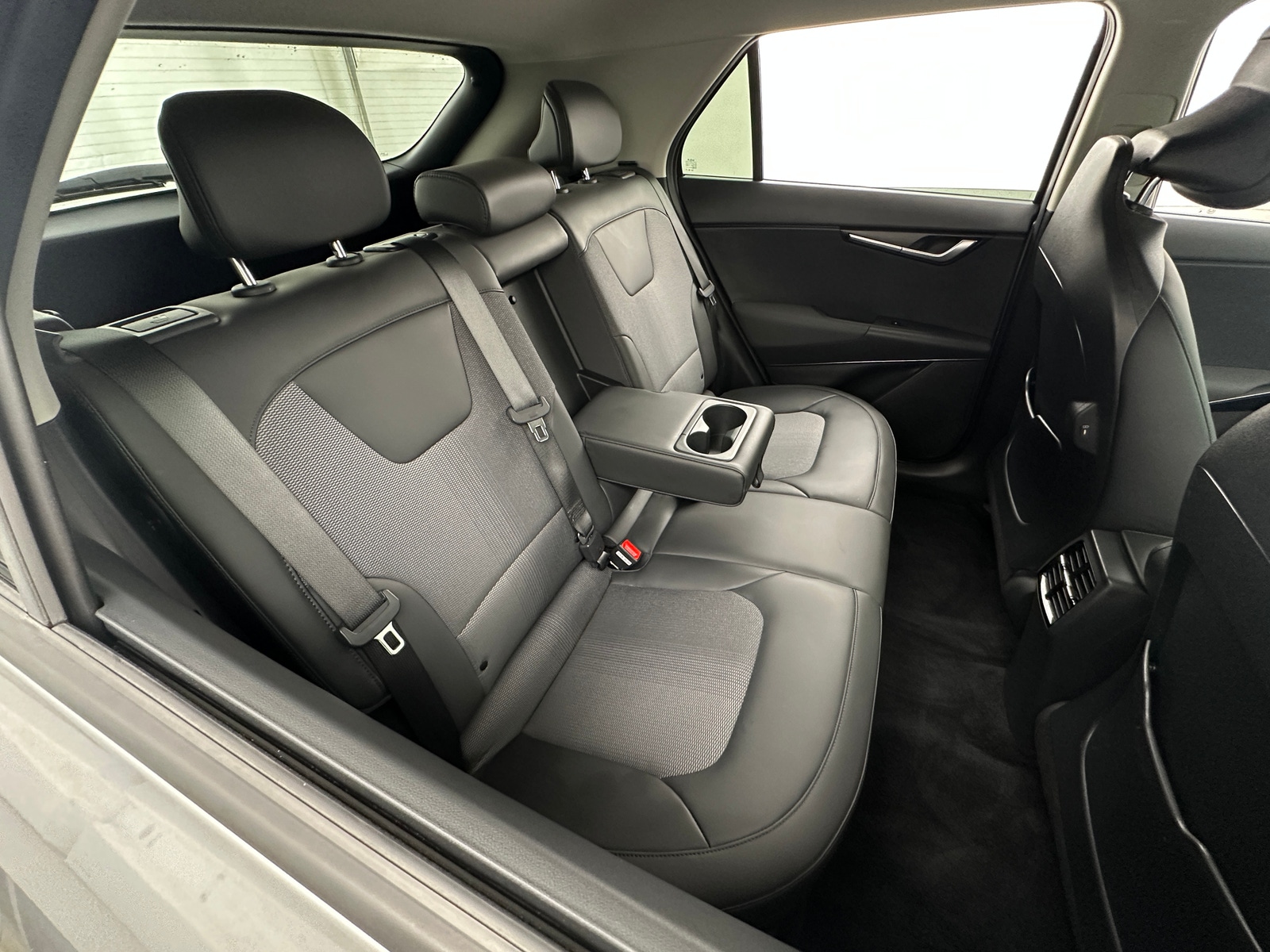 Thumbnail: 2023 Kia Niro - 5