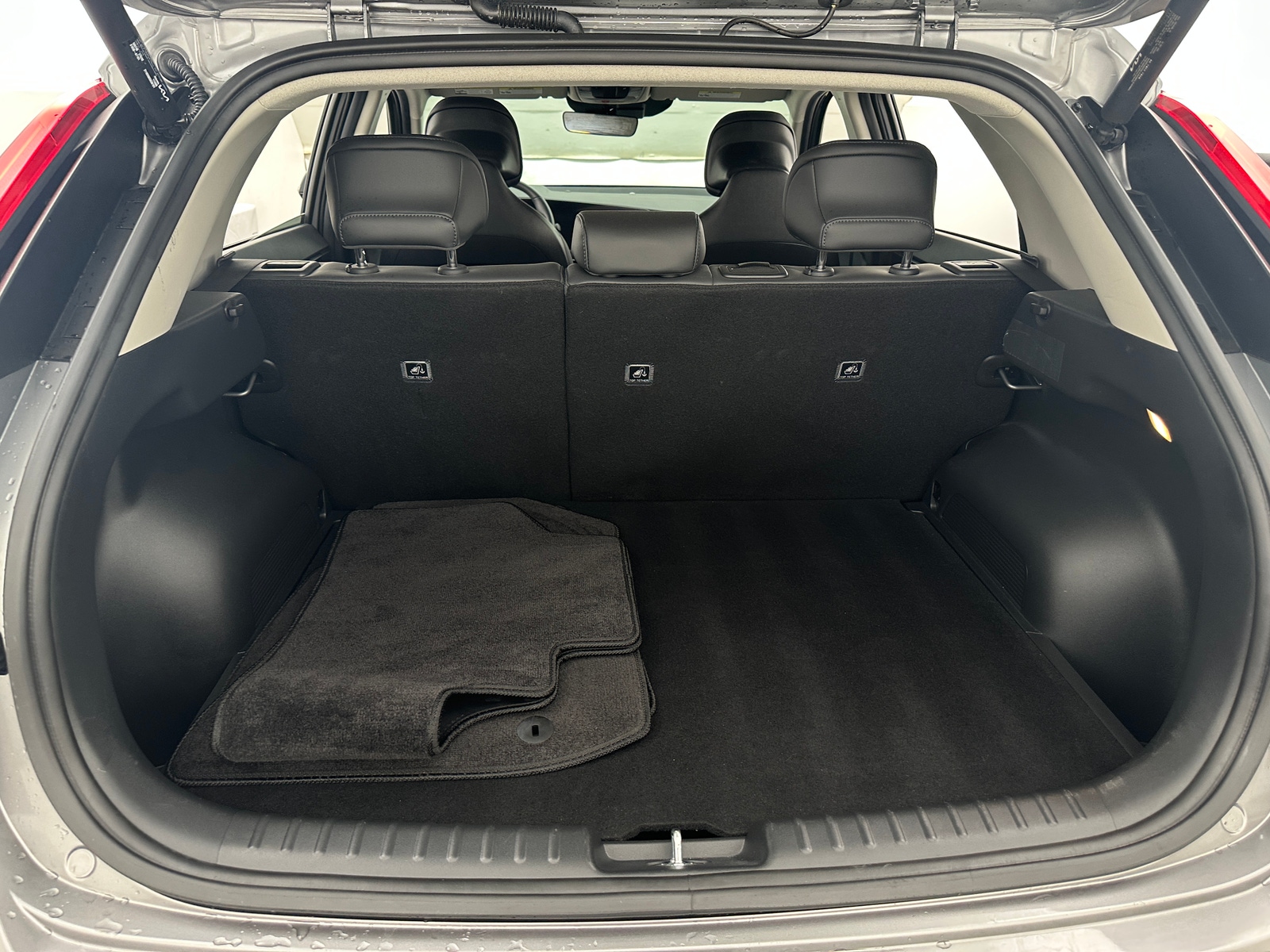 Thumbnail: 2023 Kia Niro - 6