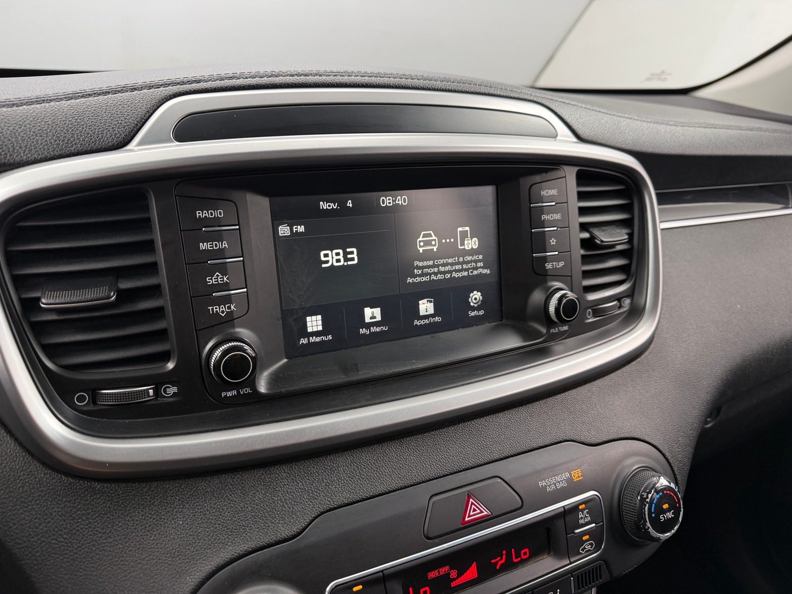 Thumbnail: 2019 Kia Sorento - 4