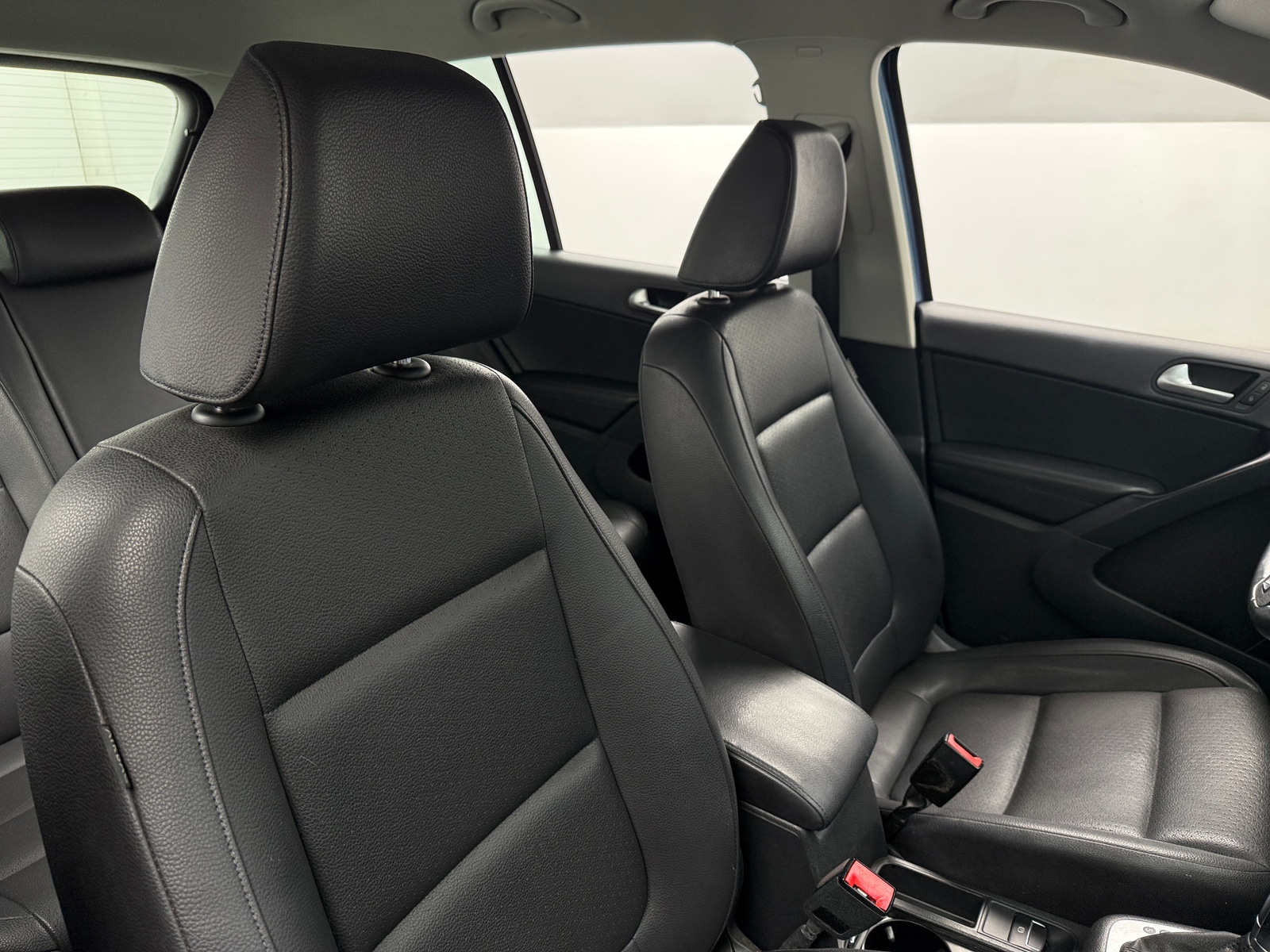 Thumbnail: 2017 Volkswagen Tiguan - 2