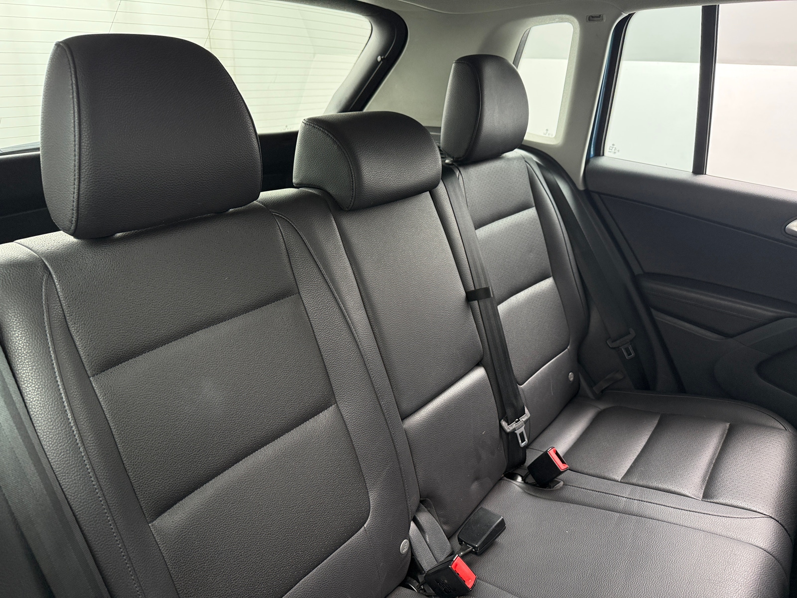 Thumbnail: 2017 Volkswagen Tiguan - 6