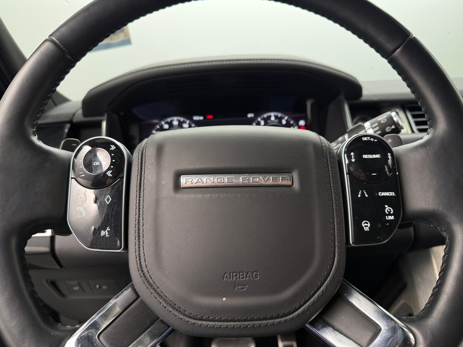 Thumbnail: 2020 Land Rover Range Rover - 4