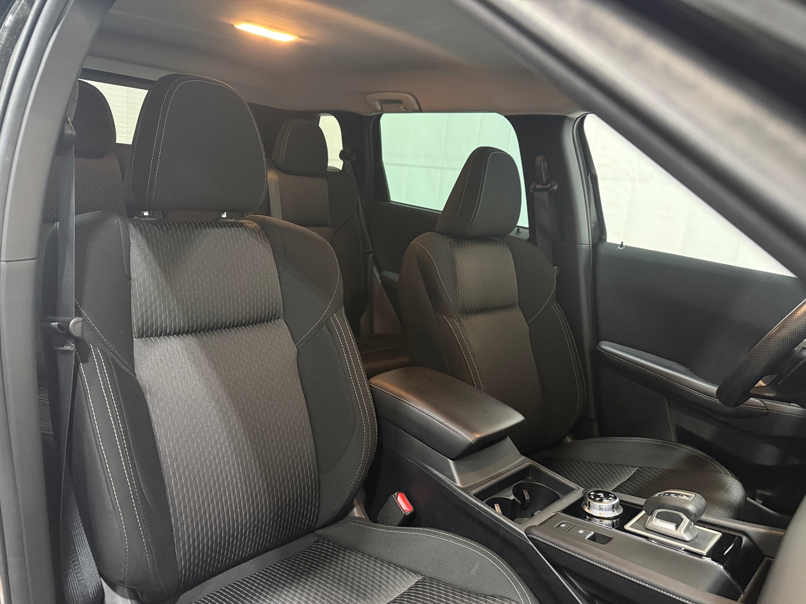 Thumbnail: 2022 Mitsubishi Outlander - 2