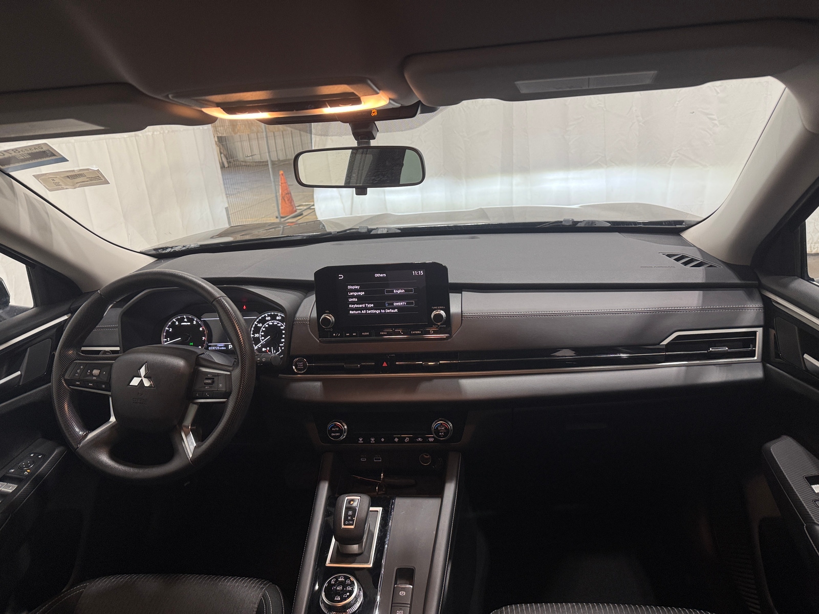 Thumbnail: 2022 Mitsubishi Outlander - 3