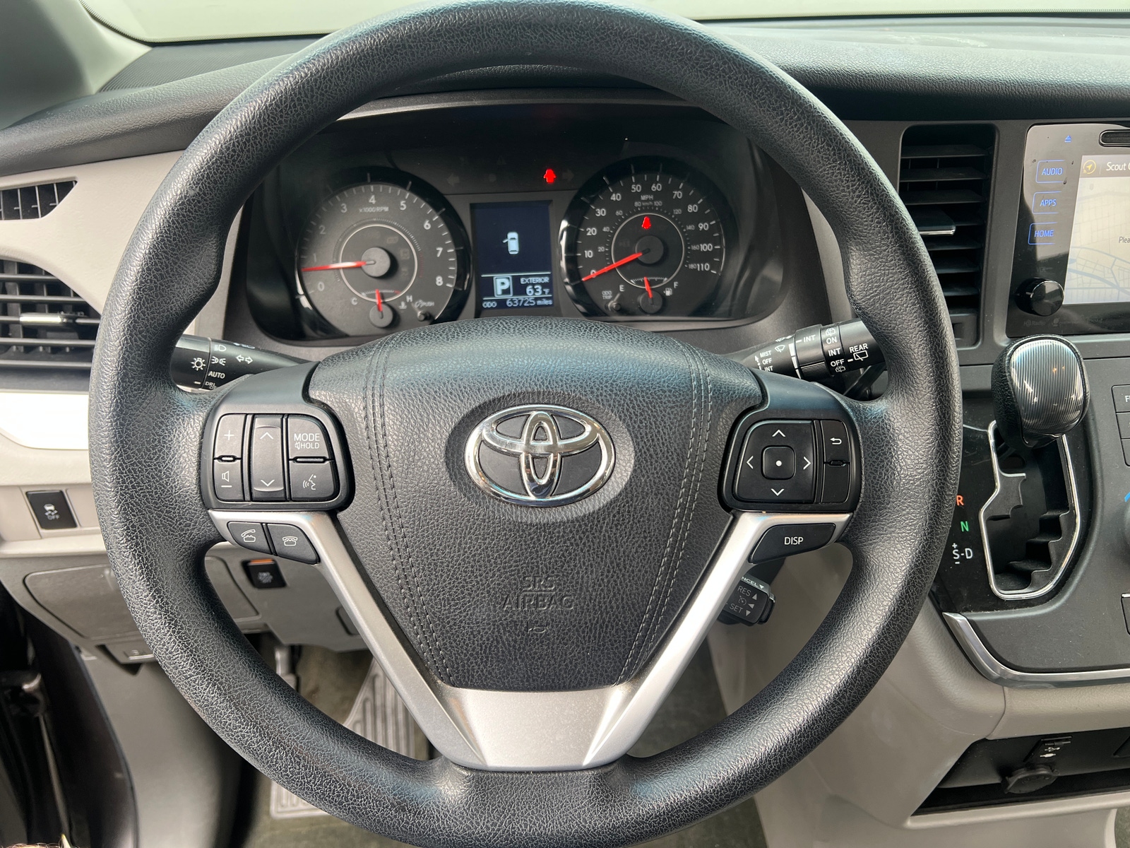 Thumbnail: 2017 Toyota Sienna - 5