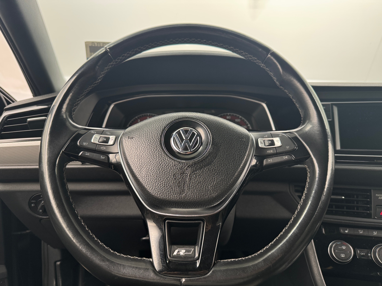 Thumbnail: 2019 Volkswagen Jetta - 4